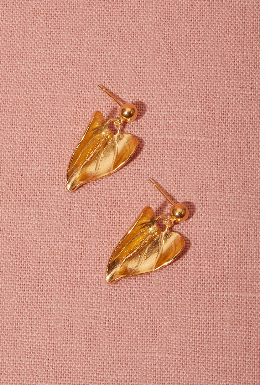 Anthurium-Earrings-Yellow-Gold-Flatlay-PDP