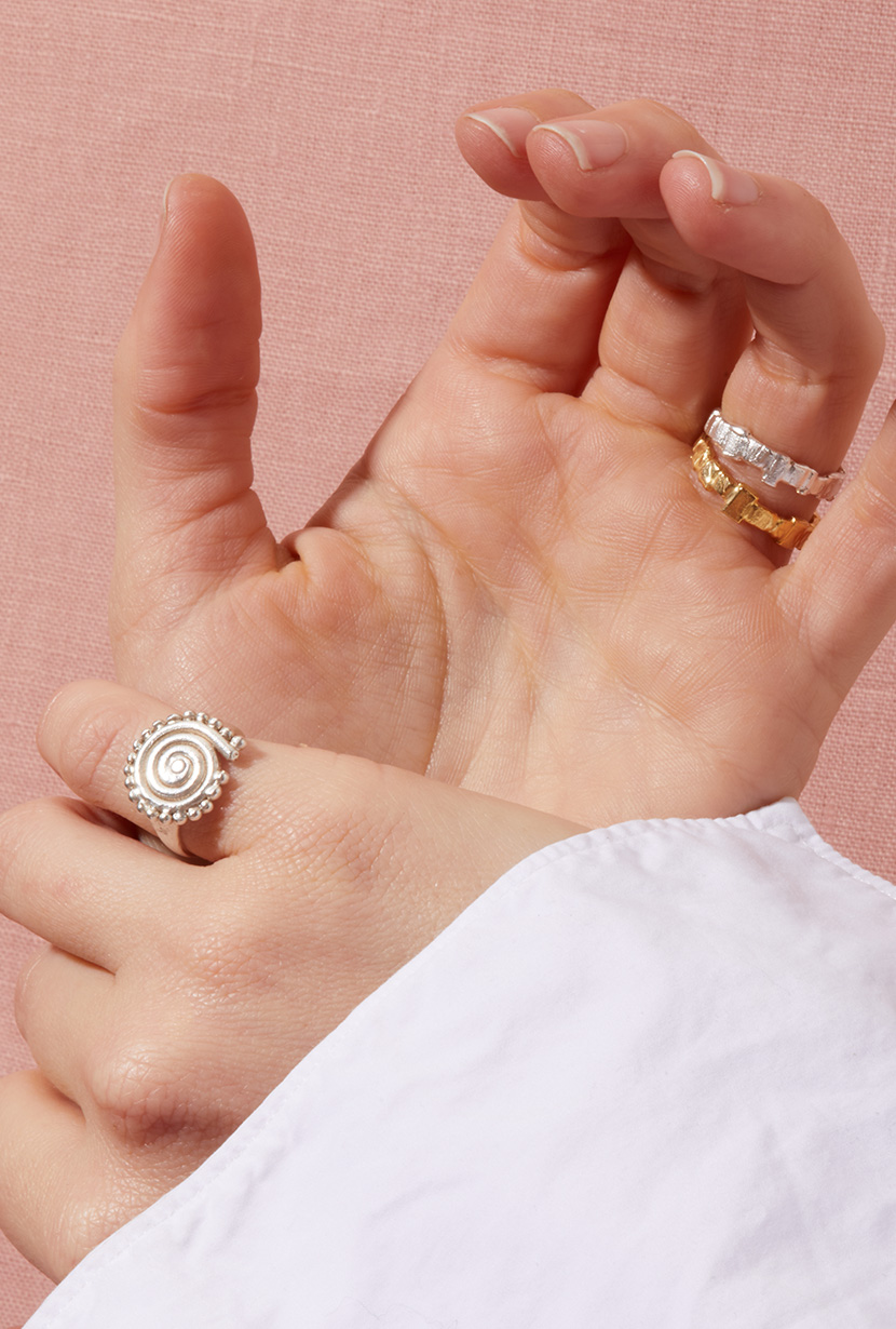 Garden-Path-Ring-Sterling-Silver-9ct-Yellow-Gold-Signature-Signet-Ring-Sapphire-Sterling-Silver-Model-PDP