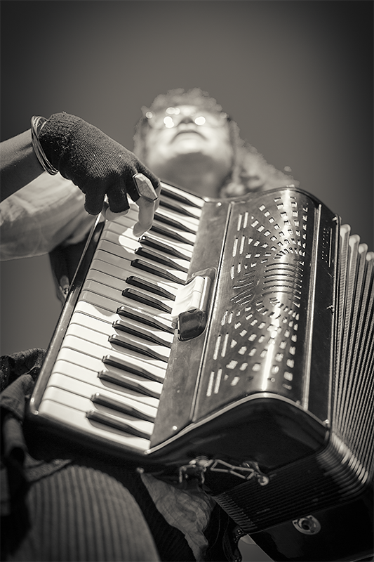 20150905_8904performer copy.png