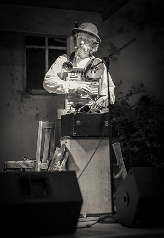 20130912_5020performer copy.png