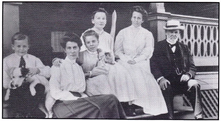 Hays Family with WSB Hays.jpg