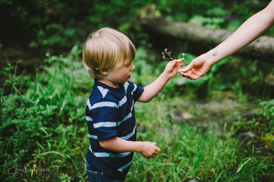 North Vancouver Family Photographer - Emmy Lou Virginia Photography-20.jpg