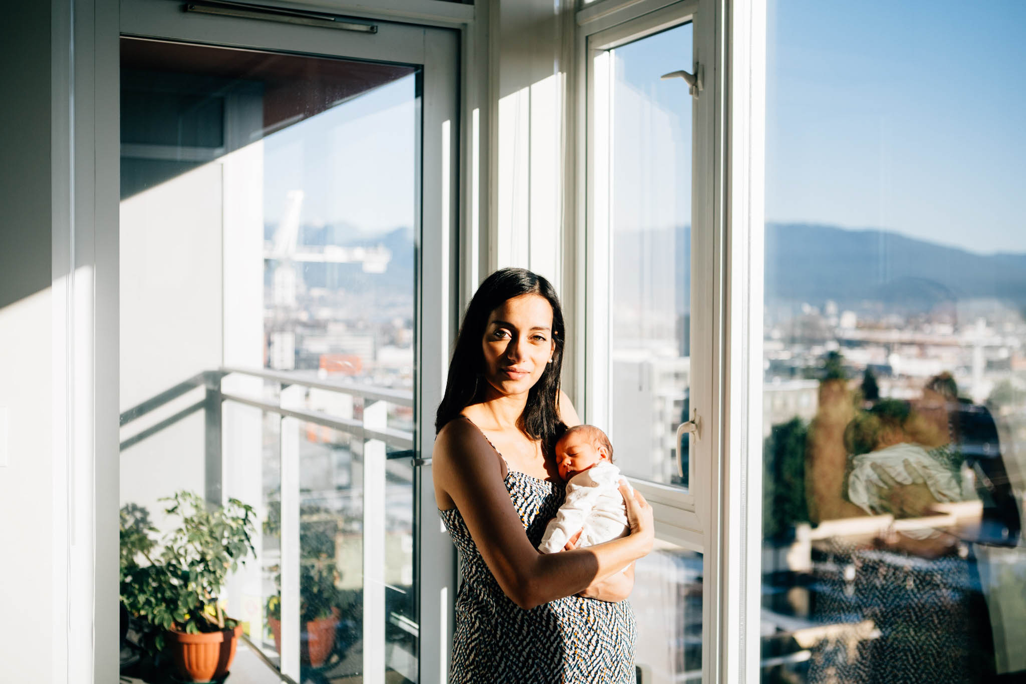 vancouver at home lifestyle newborn photographer - Emmy Lou Virginia Photography-2.jpg