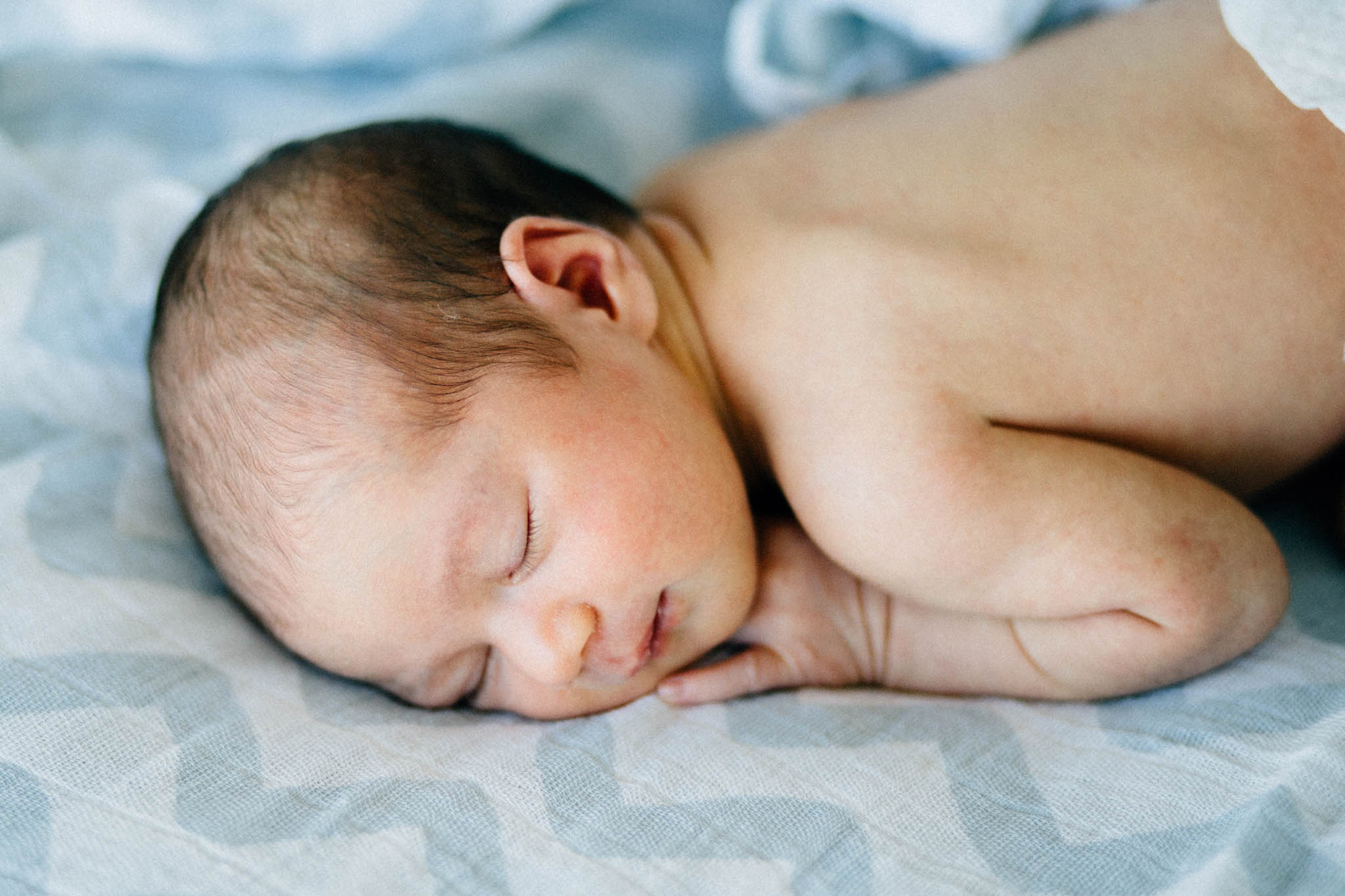 vancouver at home lifestyle newborn photographer - Emmy Lou Virginia Photography-4.jpg