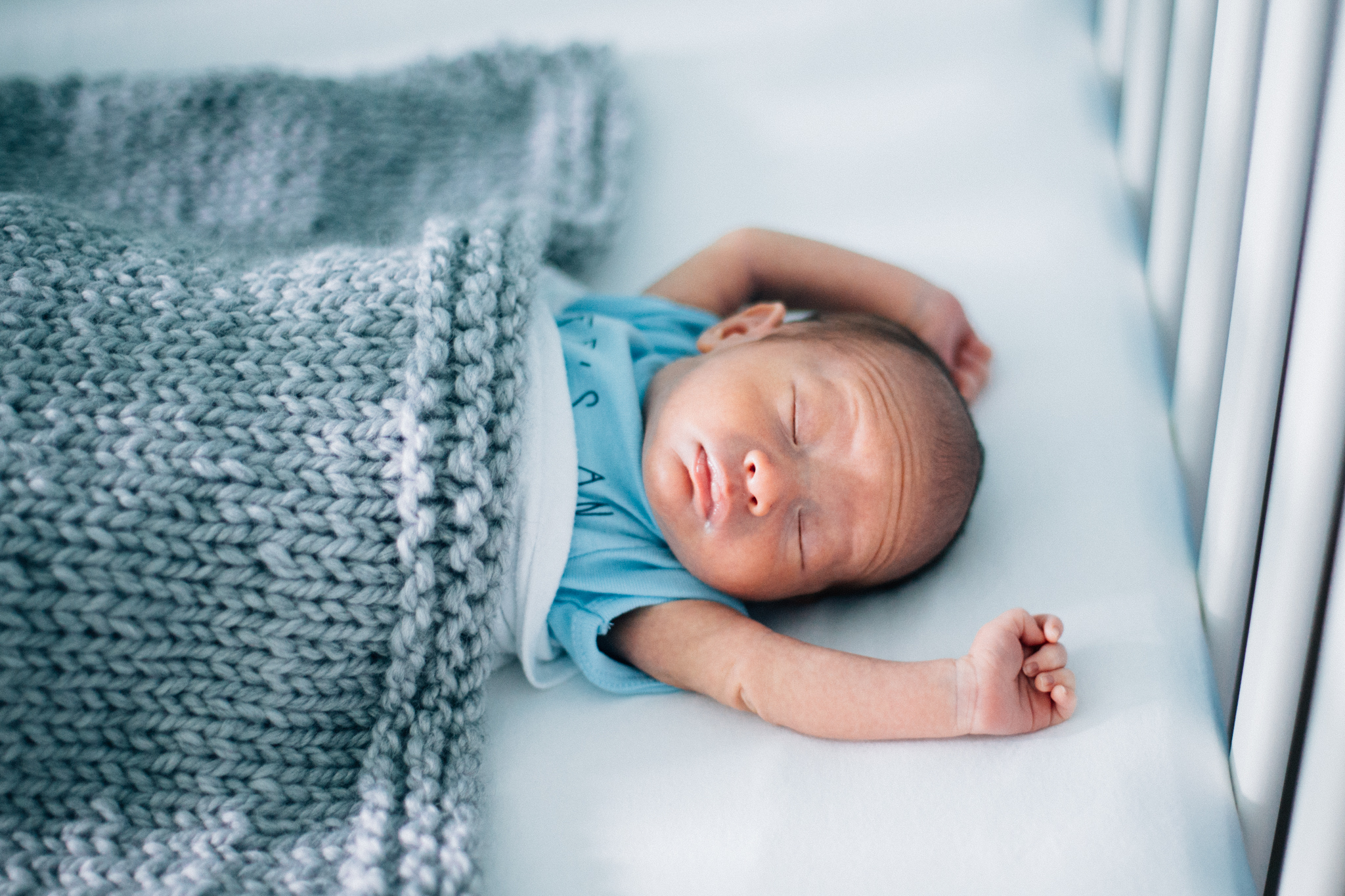 Vancouver In-home lifestyle newborn photographer-2.jpg