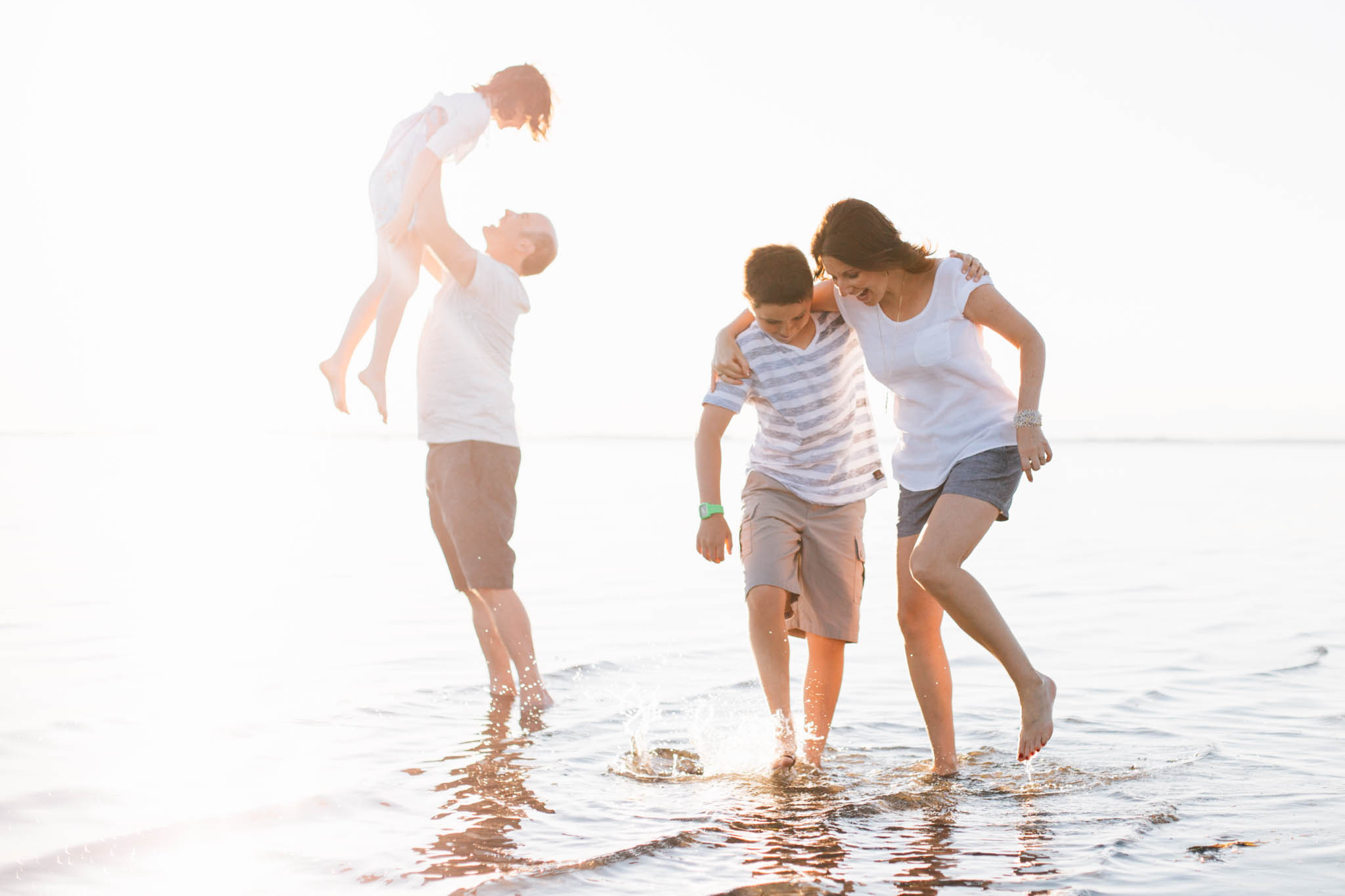 White Rock Crescent Beach Family Photographer -Emmy Lou Virginia Photography-7.jpg