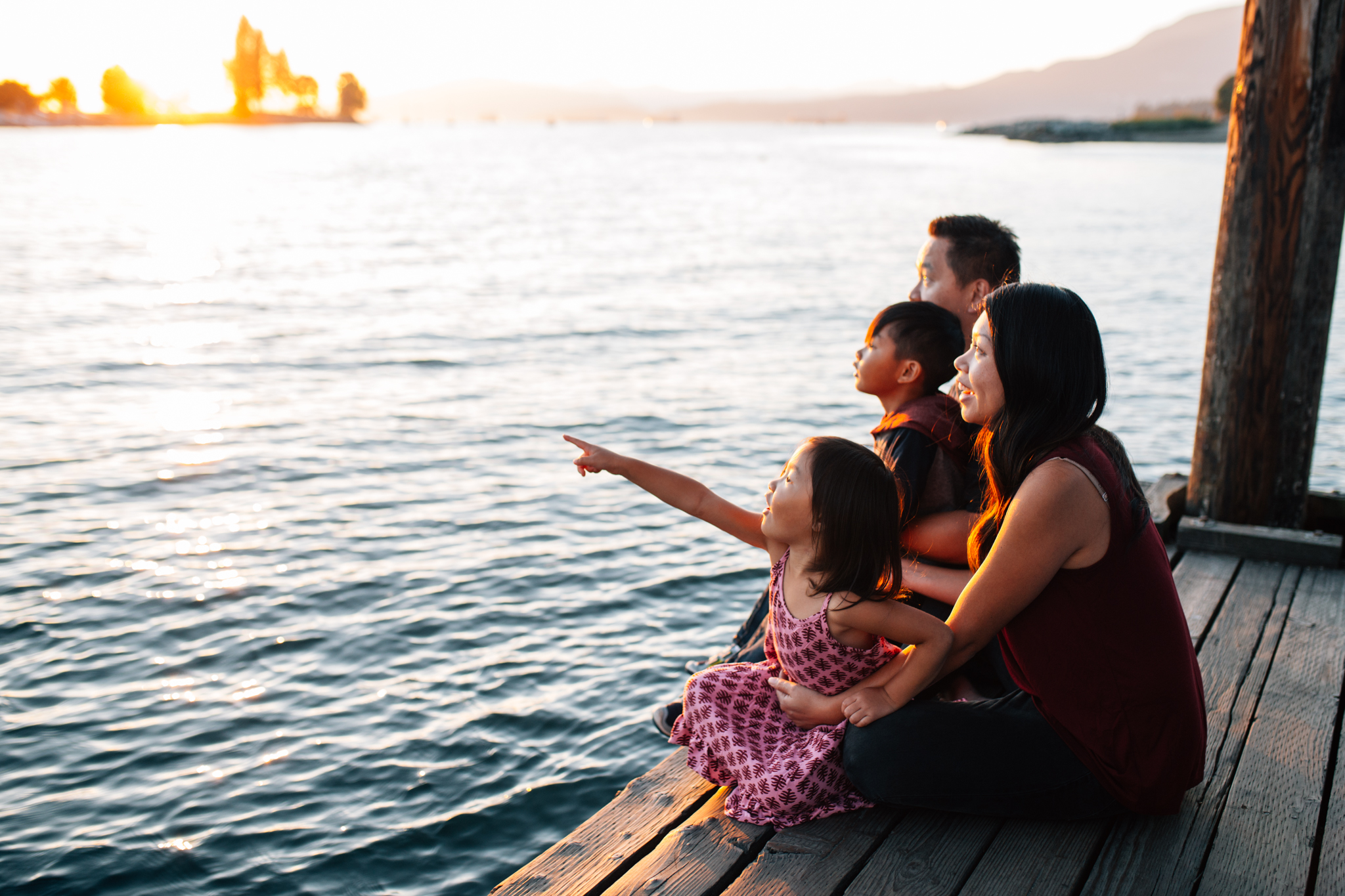 Sunset Beach Family Photographer - Emmy Lou Virginia Photography.jpg