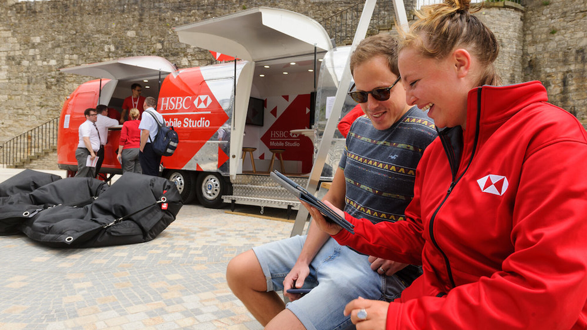 vispace-wioleta-mazurek-experiential-designer-hsbc-mobile-studio-1.jpg
