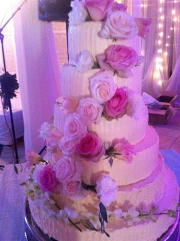 Wedding Cakes | Corporate Event Catering | Private Parties | Food Catering