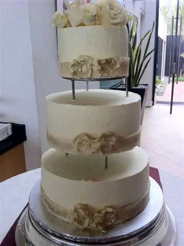 Wedding Cakes | Corporate Event Catering | Private Parties | Food Catering