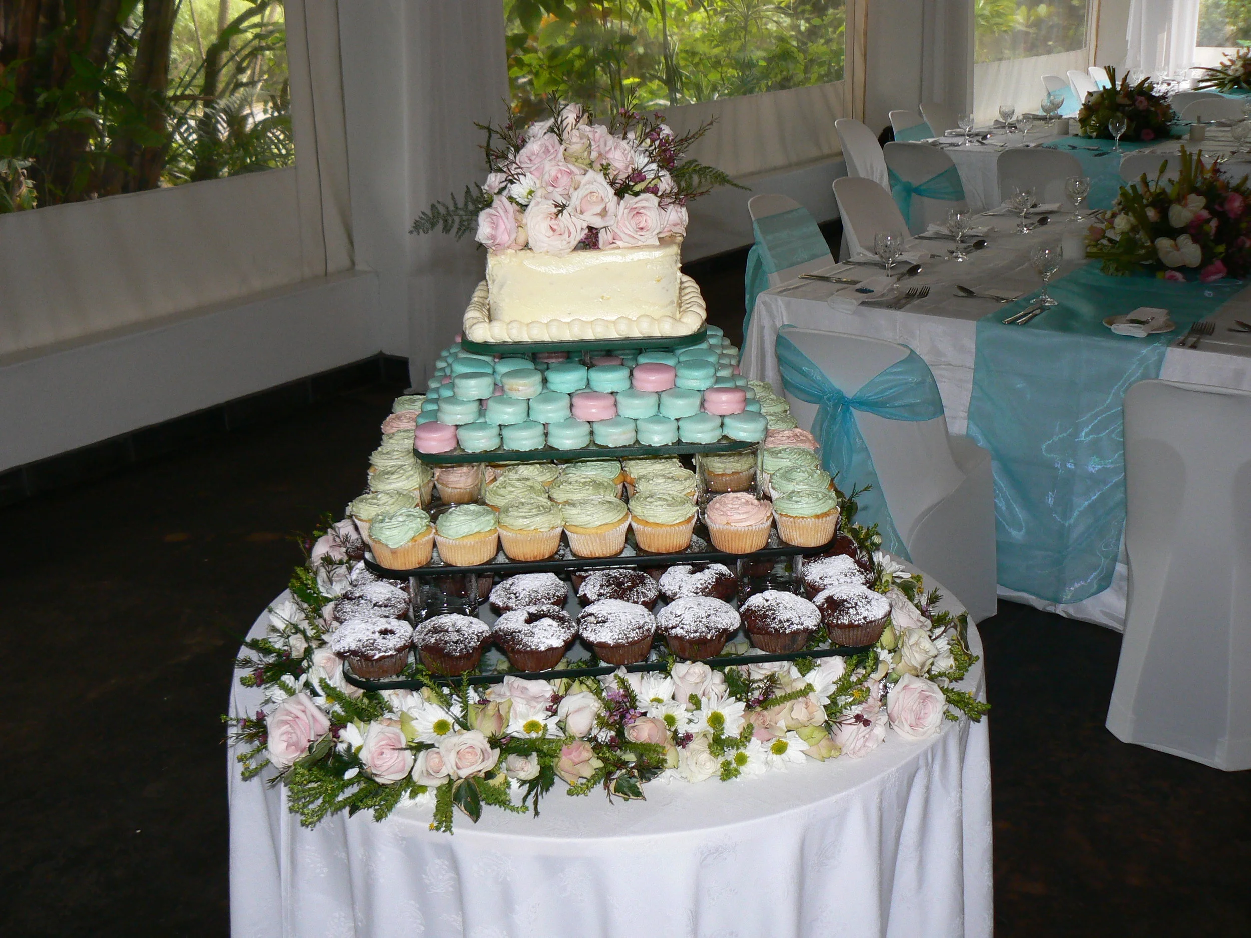 Tracy de Charmoy wedding cake 049.jpg