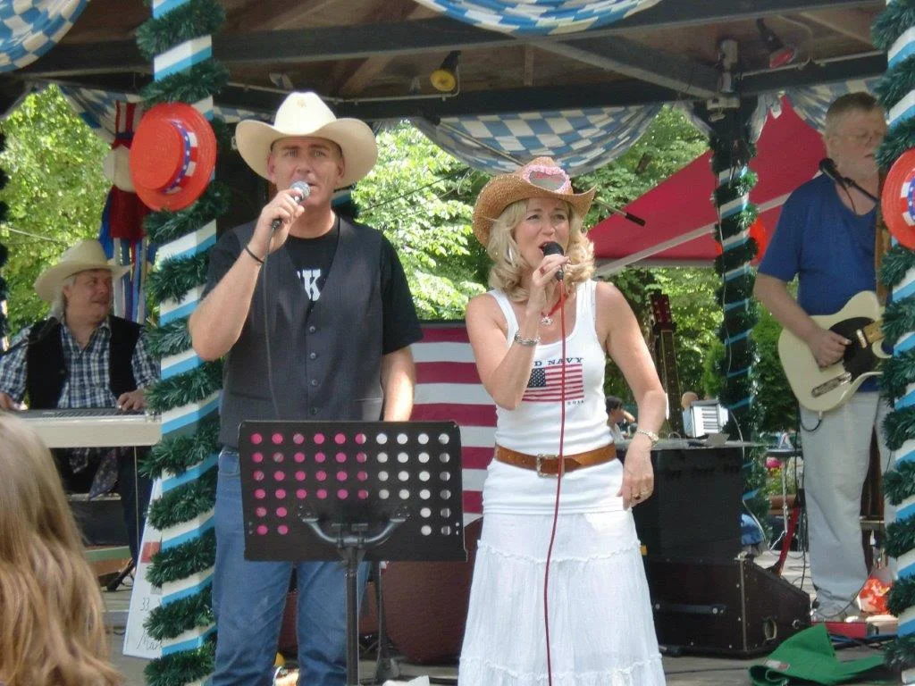 Linda & Mark Wawi.jpg