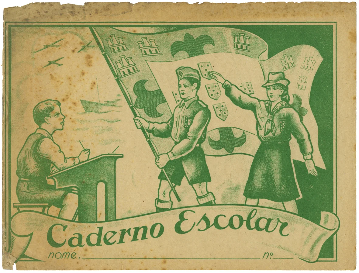 The cover of a blank school notebook featuring students in the uniforms and carrying the flag of the Mocidade Portuguesa (Portuguese Youth groups).