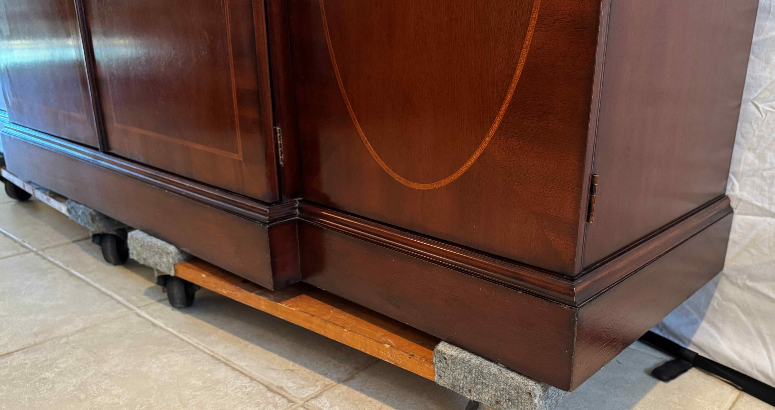 baker-historic-charleston-mahogany-buffet-sideboard-credenza-1970s 08b.jpg