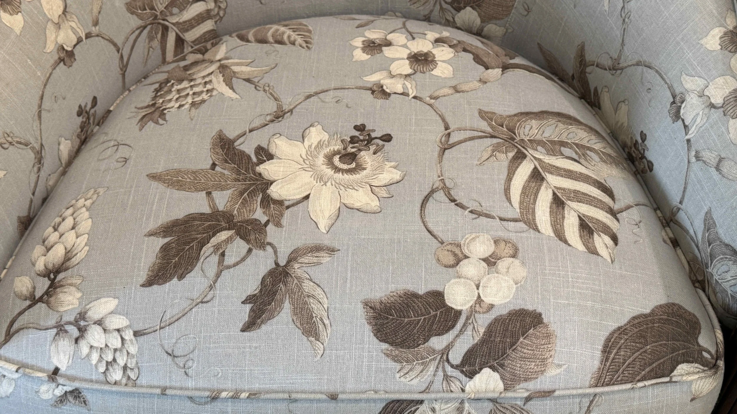 thomasville-art-deco-floral-linen-lounge-chairs 11.jpg