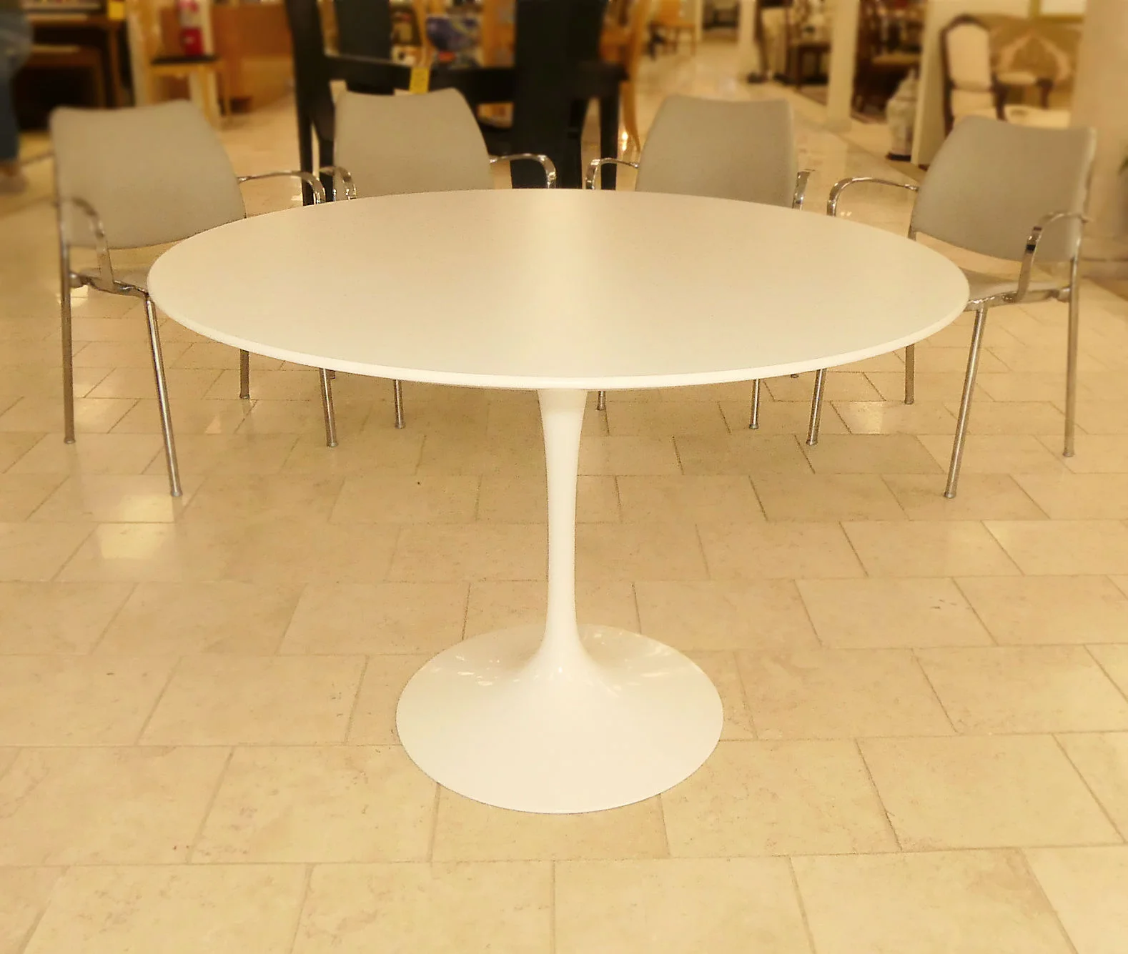 SOLD Authentic Knoll Eero Saarinen 42" Tulip Dining Table
