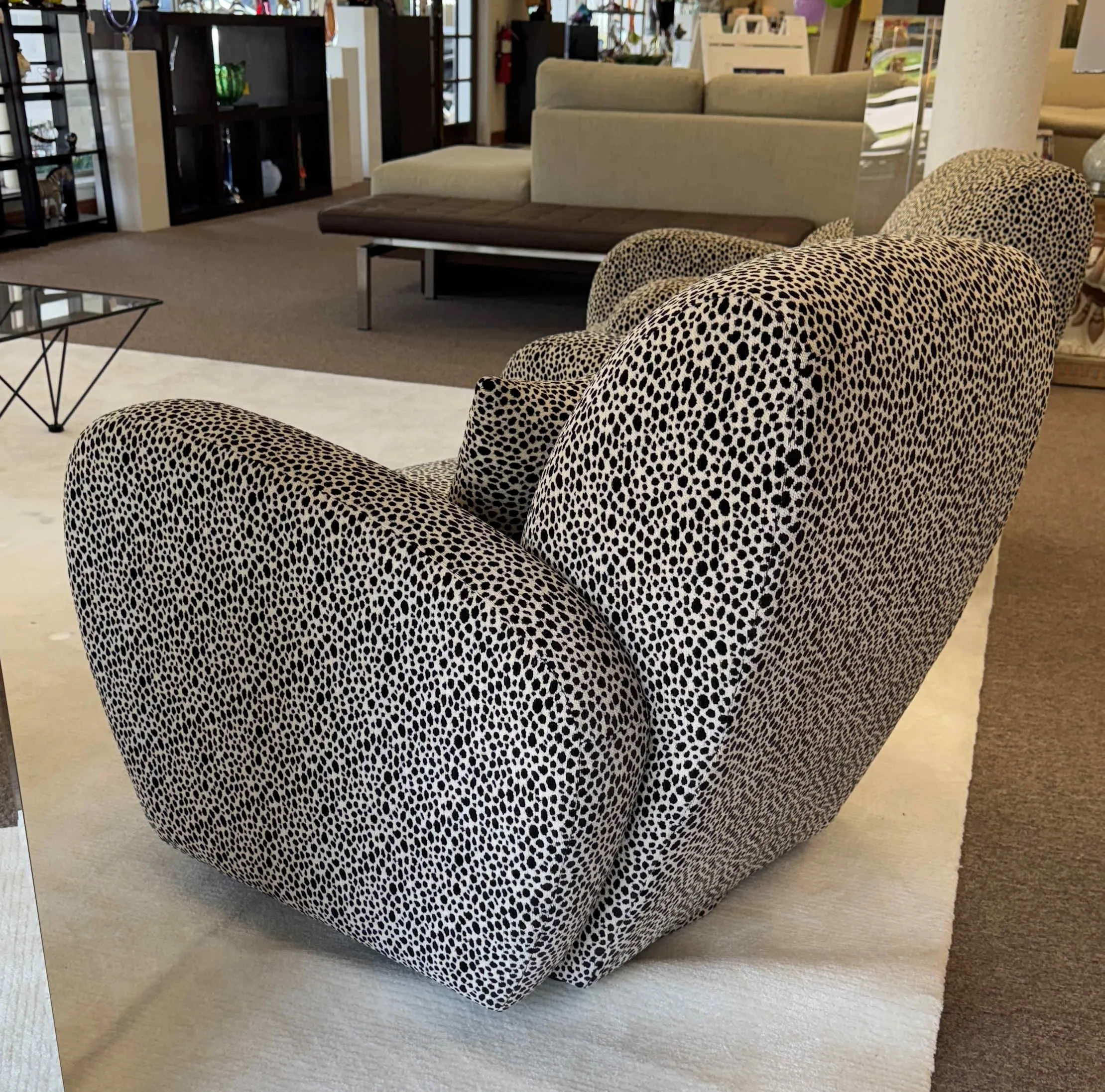 modern-leopard-print-swivel-chairs 06.jpg