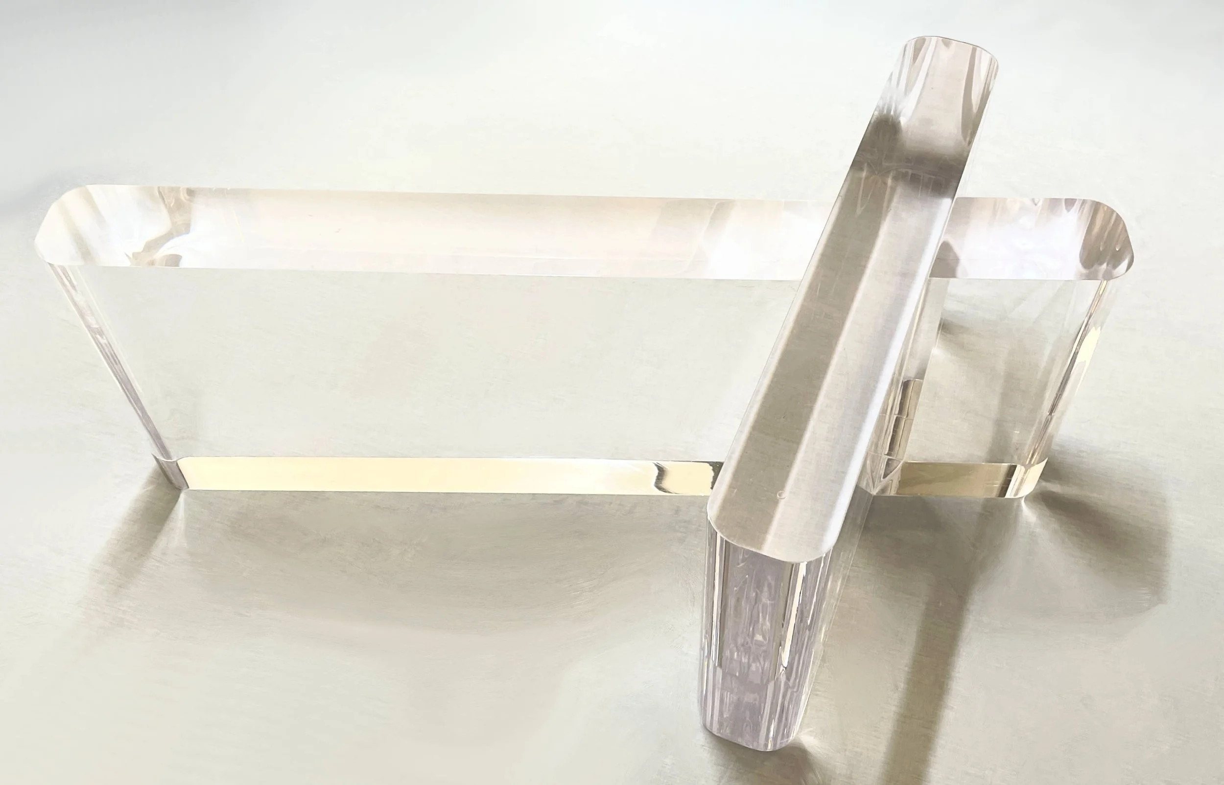 lion-in-frost-signed-coffee-table-base a00.jpg