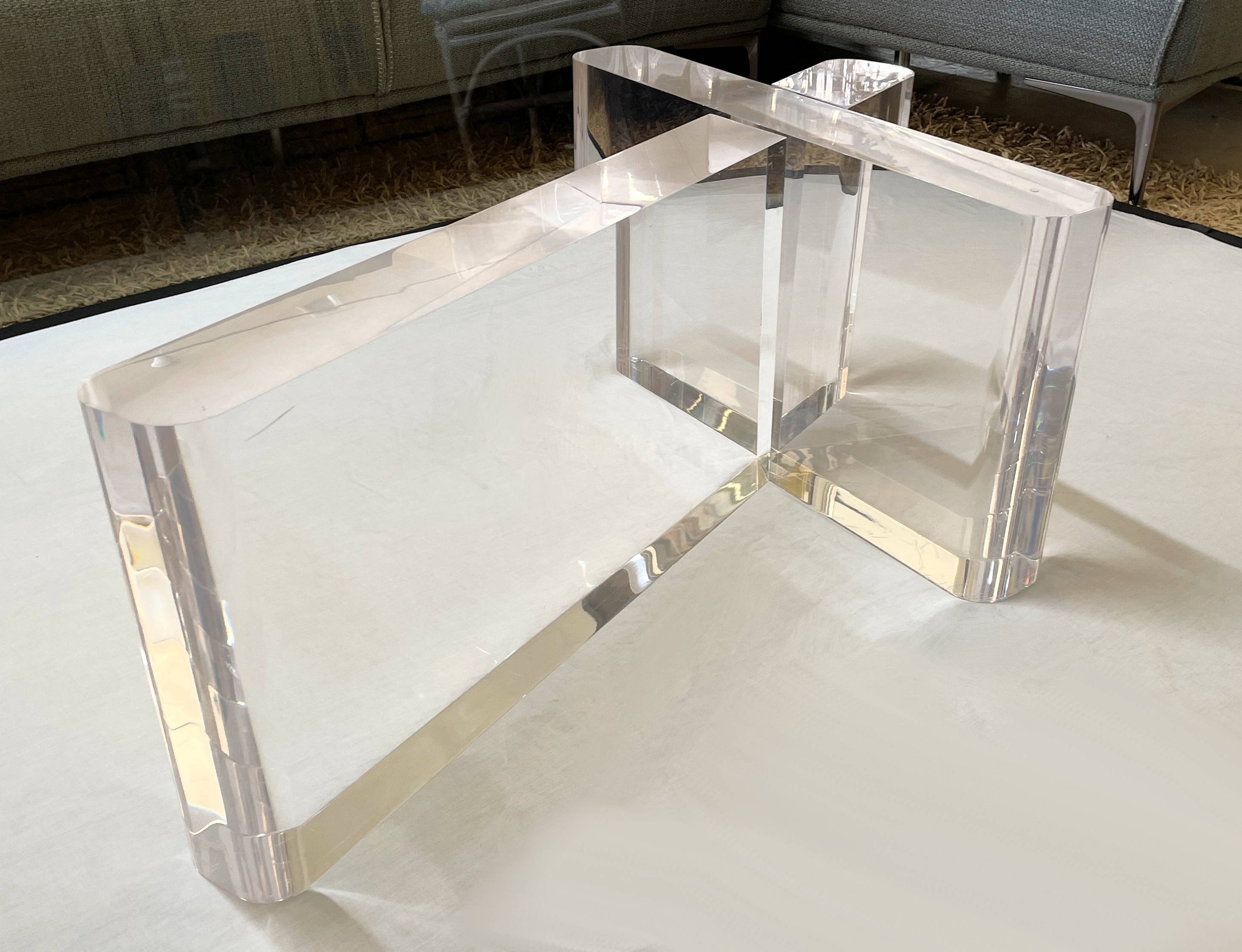 lion-in-frost-signed-coffee-table-base a05.jpg