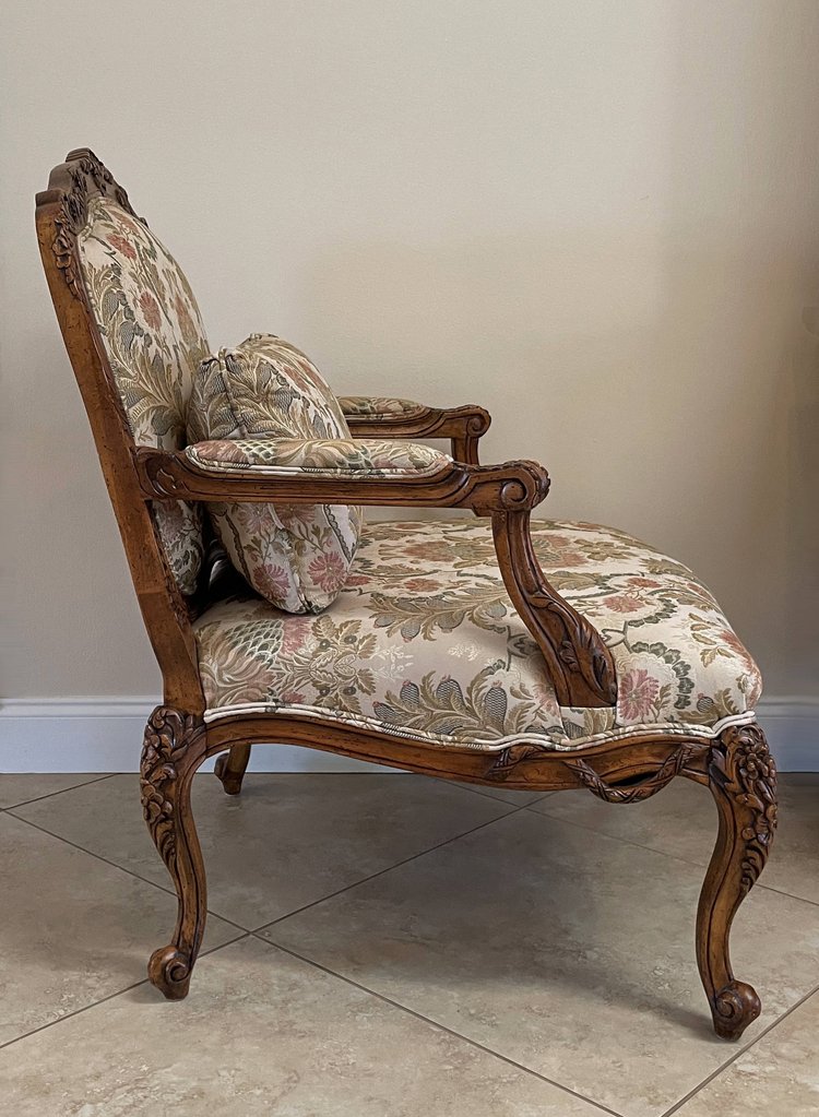 Encore Furniture Gallery-Drexel Heritage French Louis XV Bergere