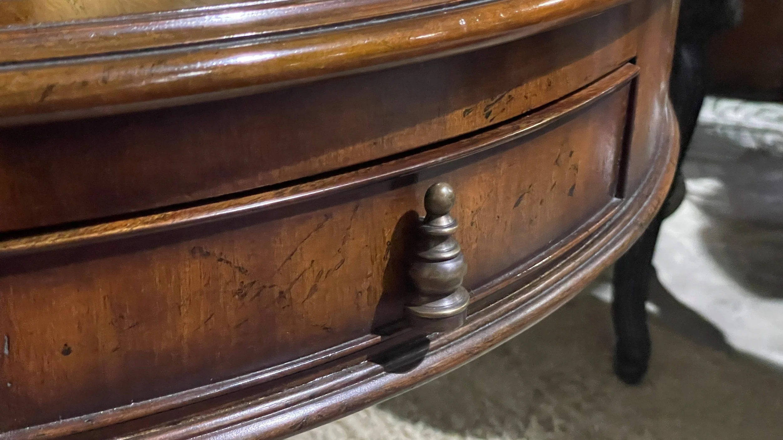 maitland-smith-round-pedestal-game-chess-checkers-backgammon-table 07.jpg