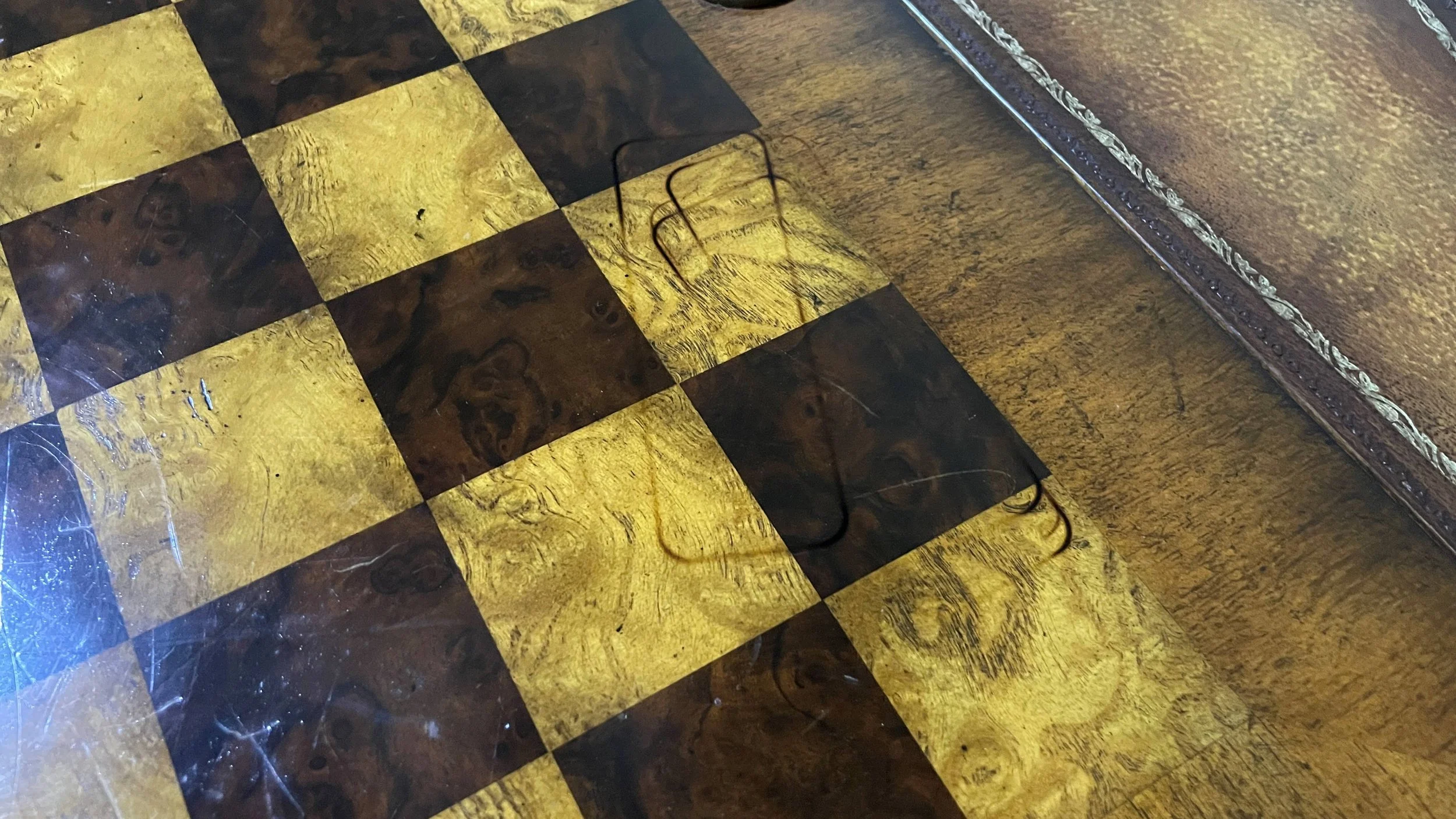 maitland-smith-round-pedestal-game-chess-checkers-backgammon-table 10a.jpg