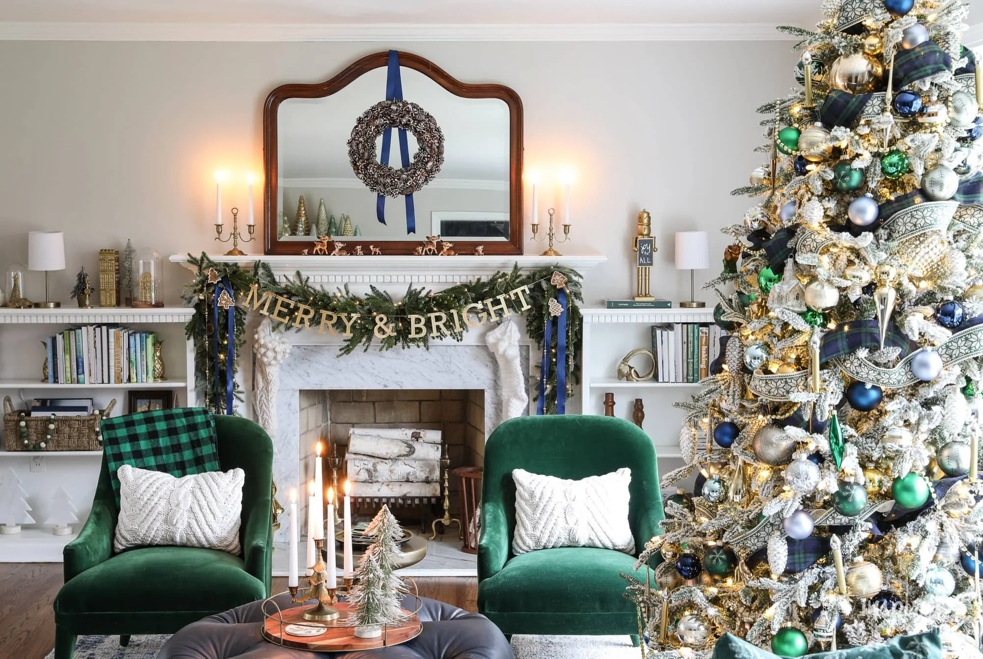 LIVING ROOM SEATING