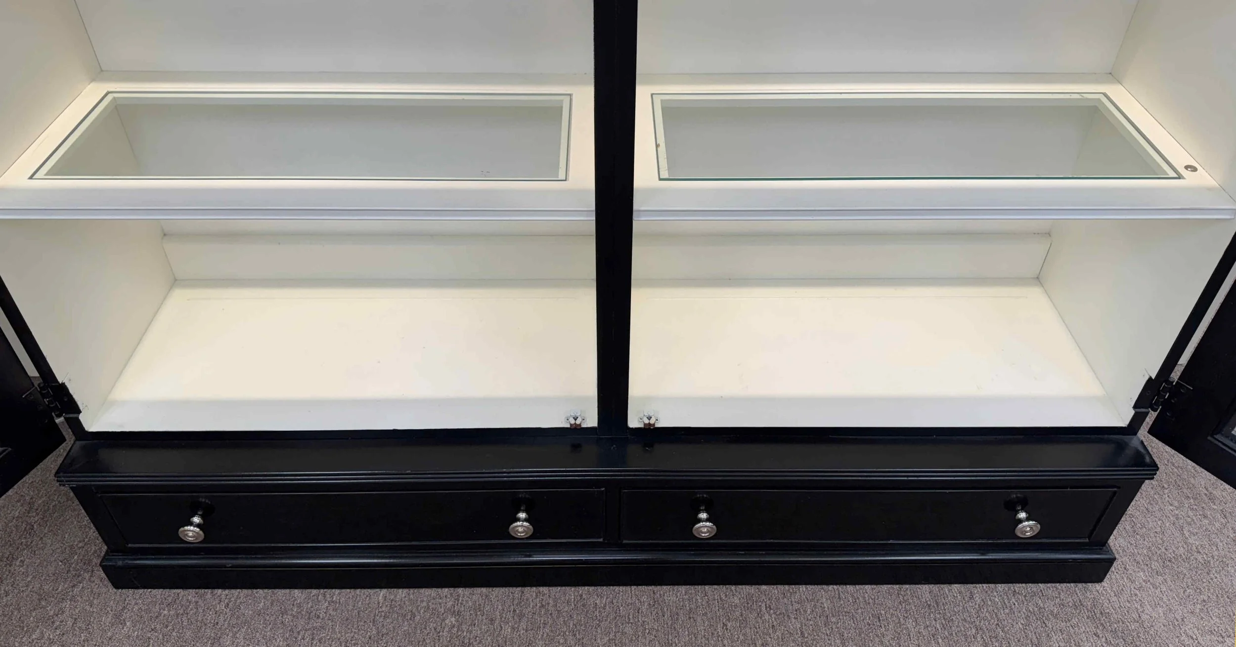 ralph-lauren-bel-air-lighted-china-curio-display-cabinet 15.jpg