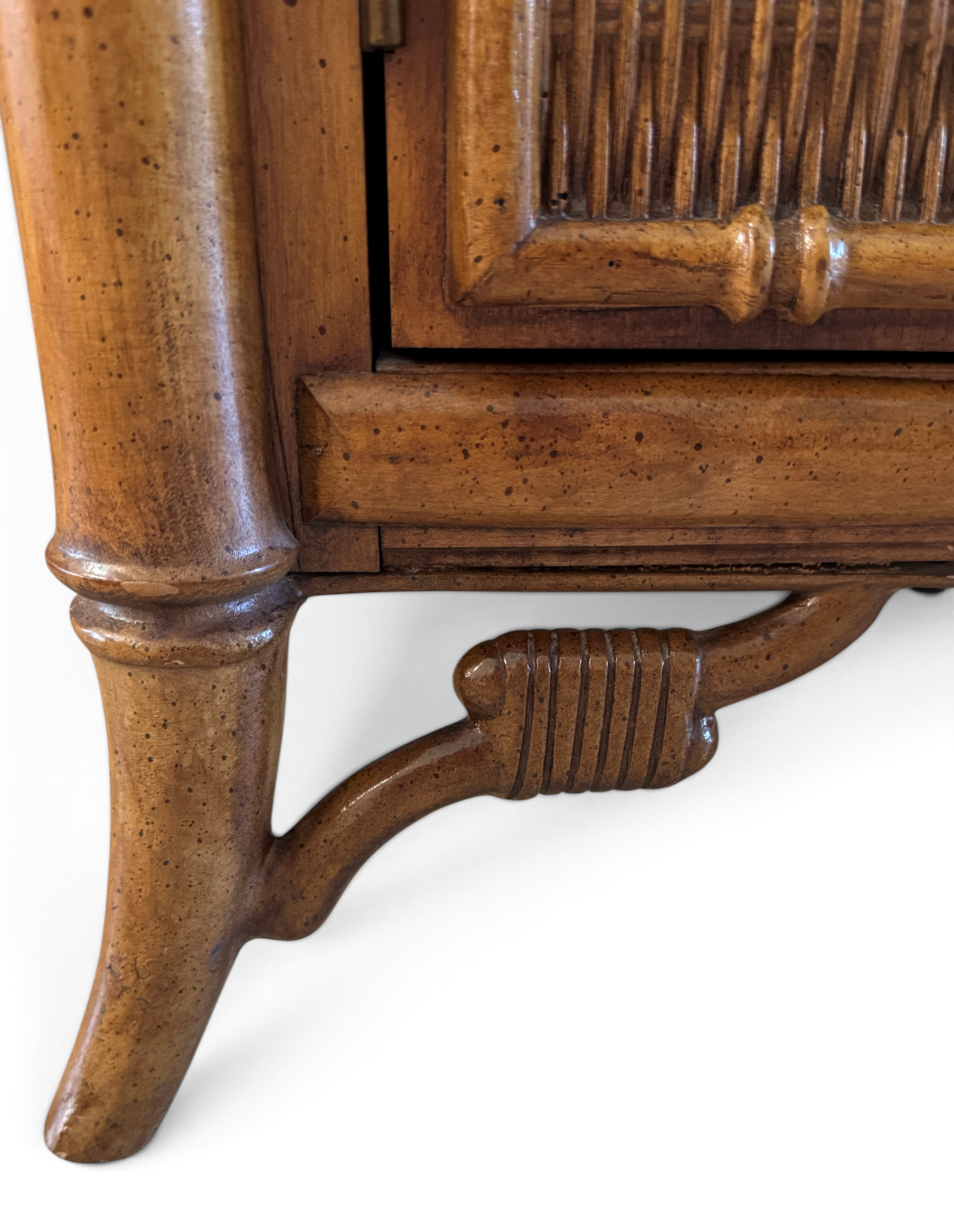 vintage-standley-faux-bamboo-woven-rattan-fretwork-lighted-china-display-cabinet 15-sh.png