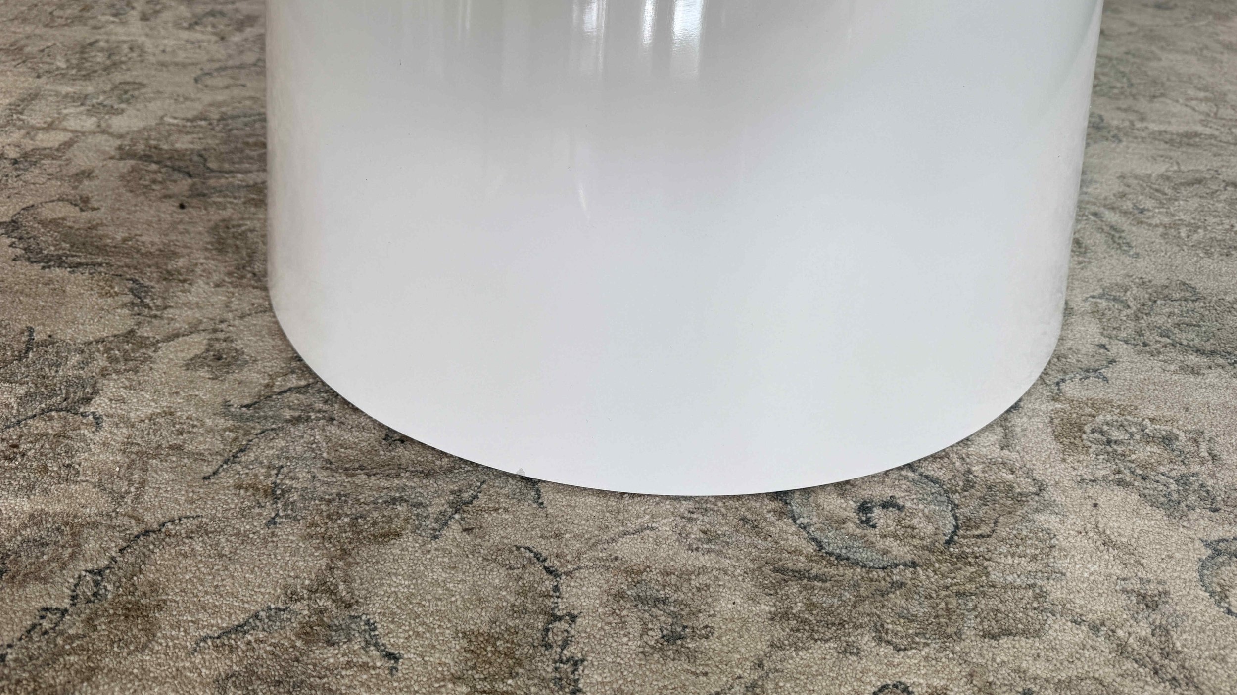 sobe-modern-round-embossed-glass-dining-table 08.jpg