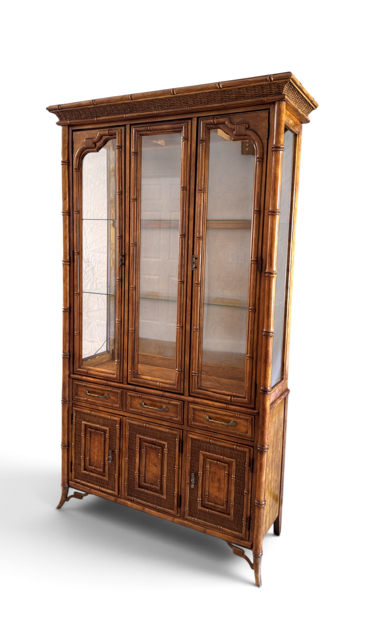 vintage-standley-faux-bamboo-woven-rattan-fretwork-lighted-china-display-cabinet 02-sh.png