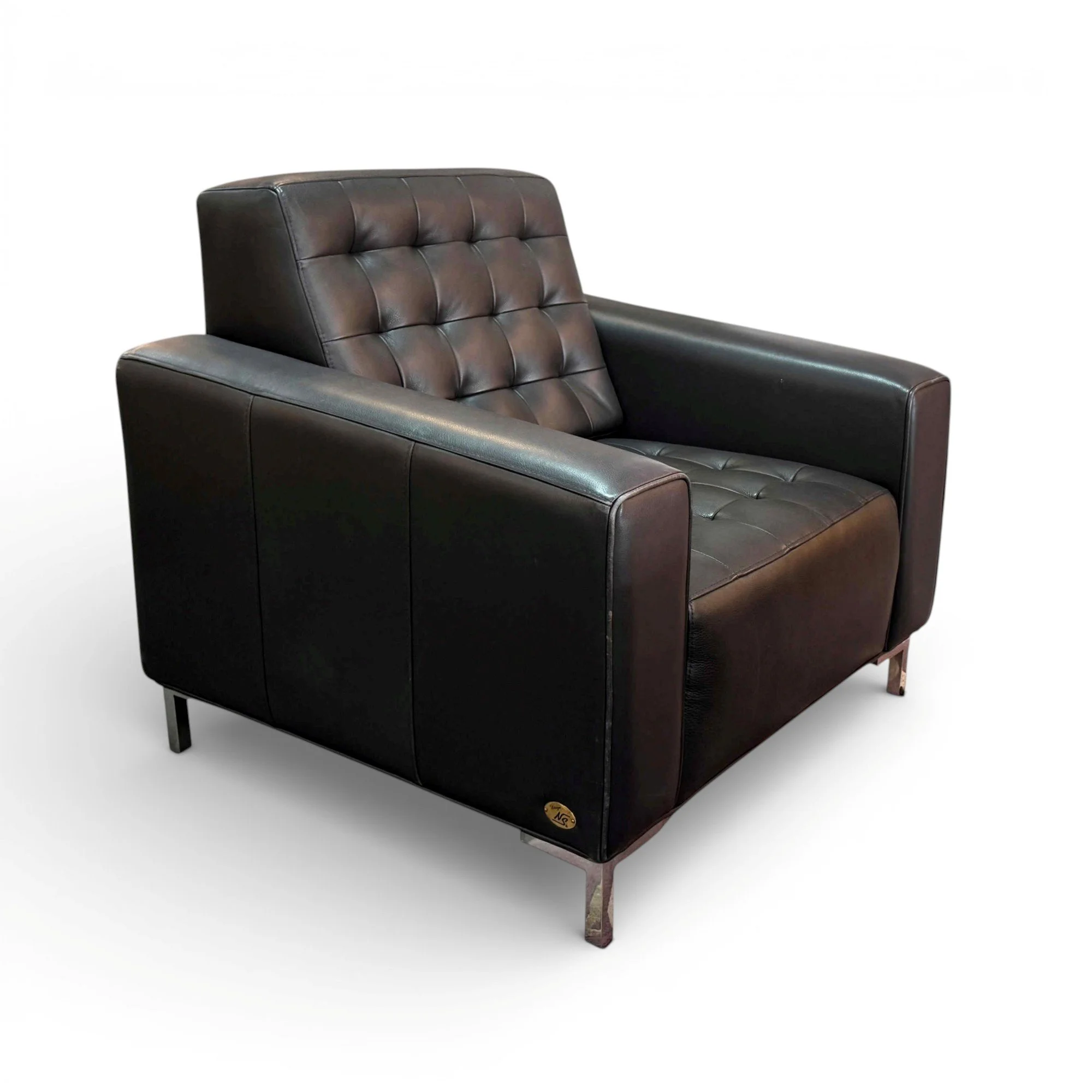 design-ns-tufted-leather-lounge-chair 00sh.jpg