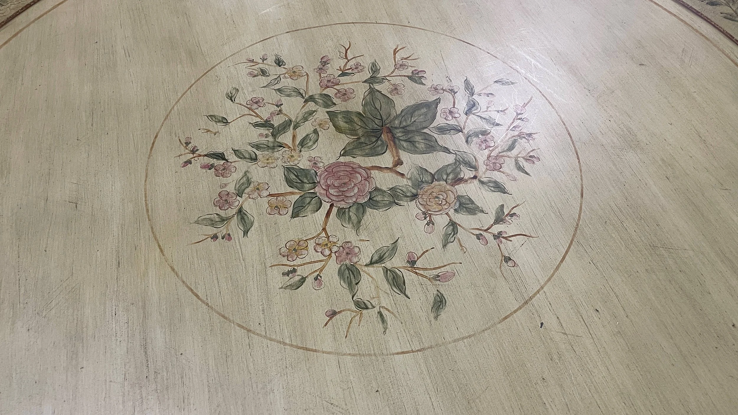 pulaski-oriental-treasures-hand-painted-pedestal-dining-center-table 02.jpg