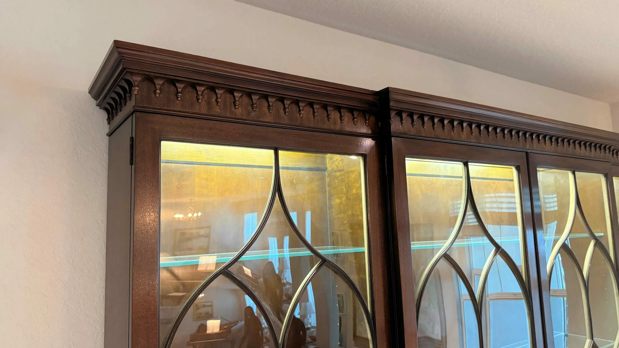 baker-collectors-edition-mahogany-breakfront-china-display-cabinet 05.jpg