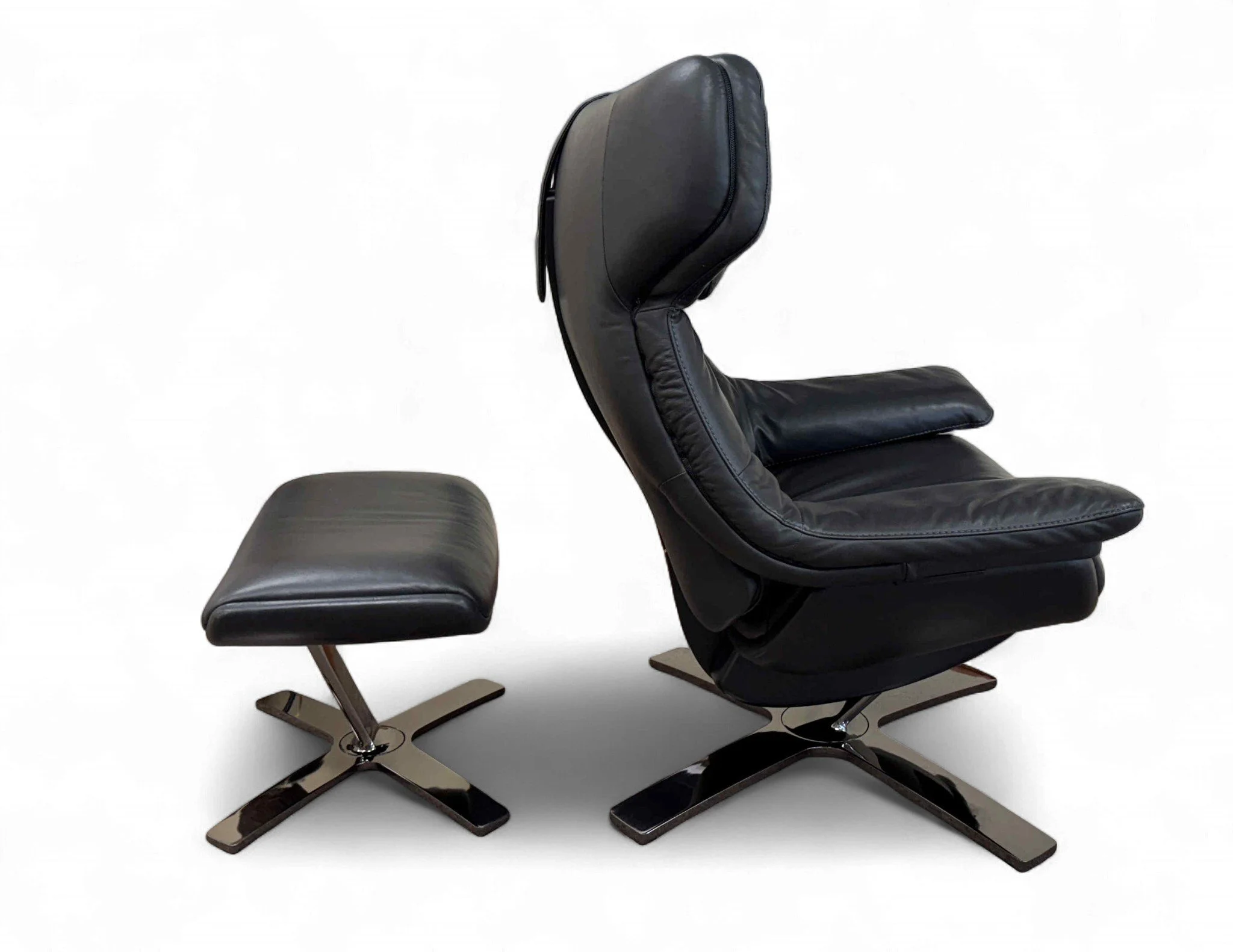 natuzzi-italia-spa-re-vive-leather-swivel-rocker-recliner-ottoman-set 08-sh.jpg