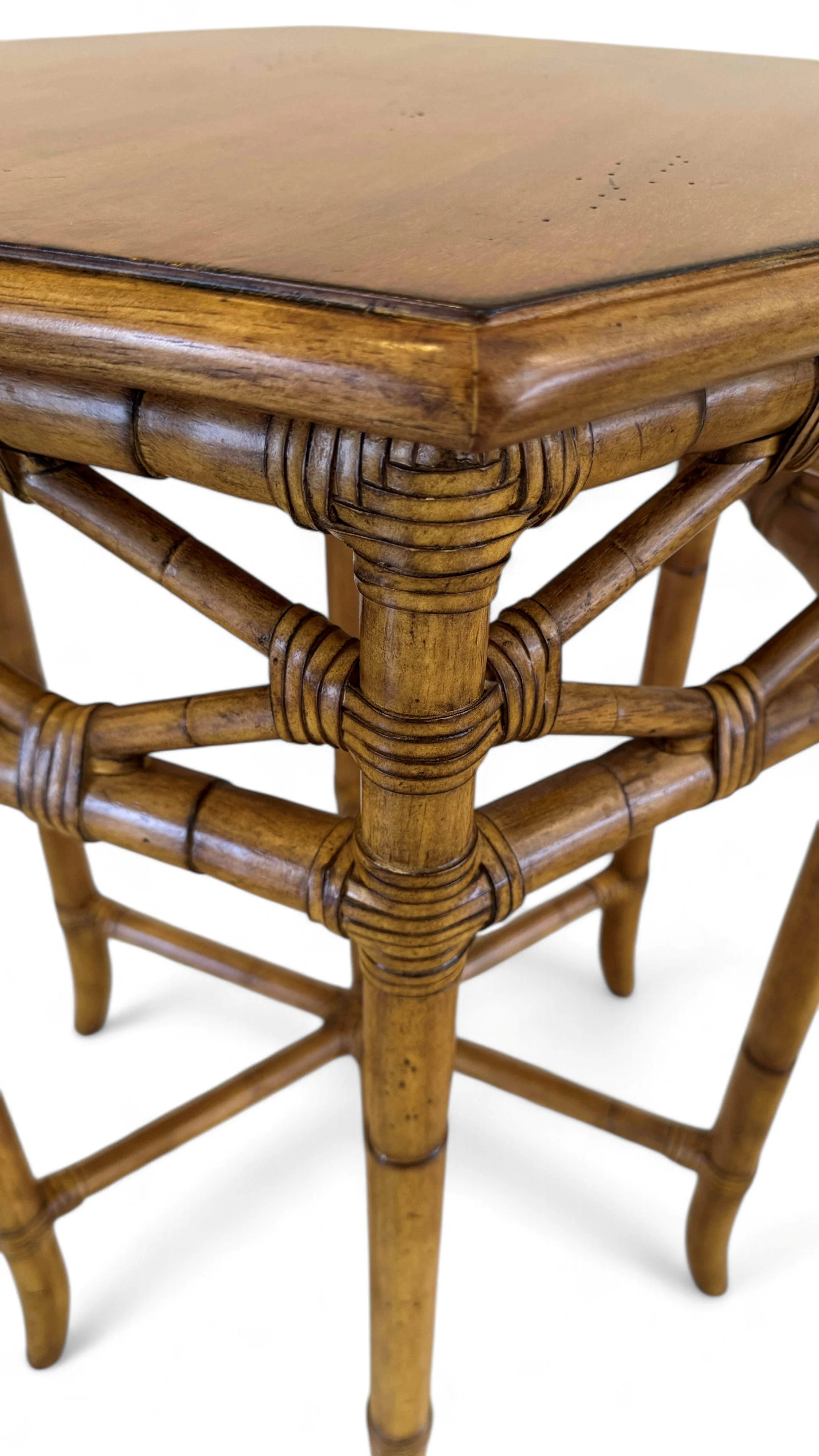 lexington-tommy-bahama-beach-house-coral-springs-rattan-accent-table 05sh.jpg
