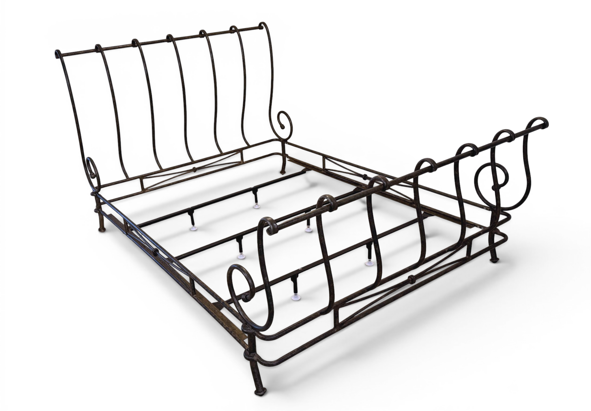 brown-jordan-vintage-1980s-autumn-guild-queen-iron-sleigh-bed 07-sh.jpg