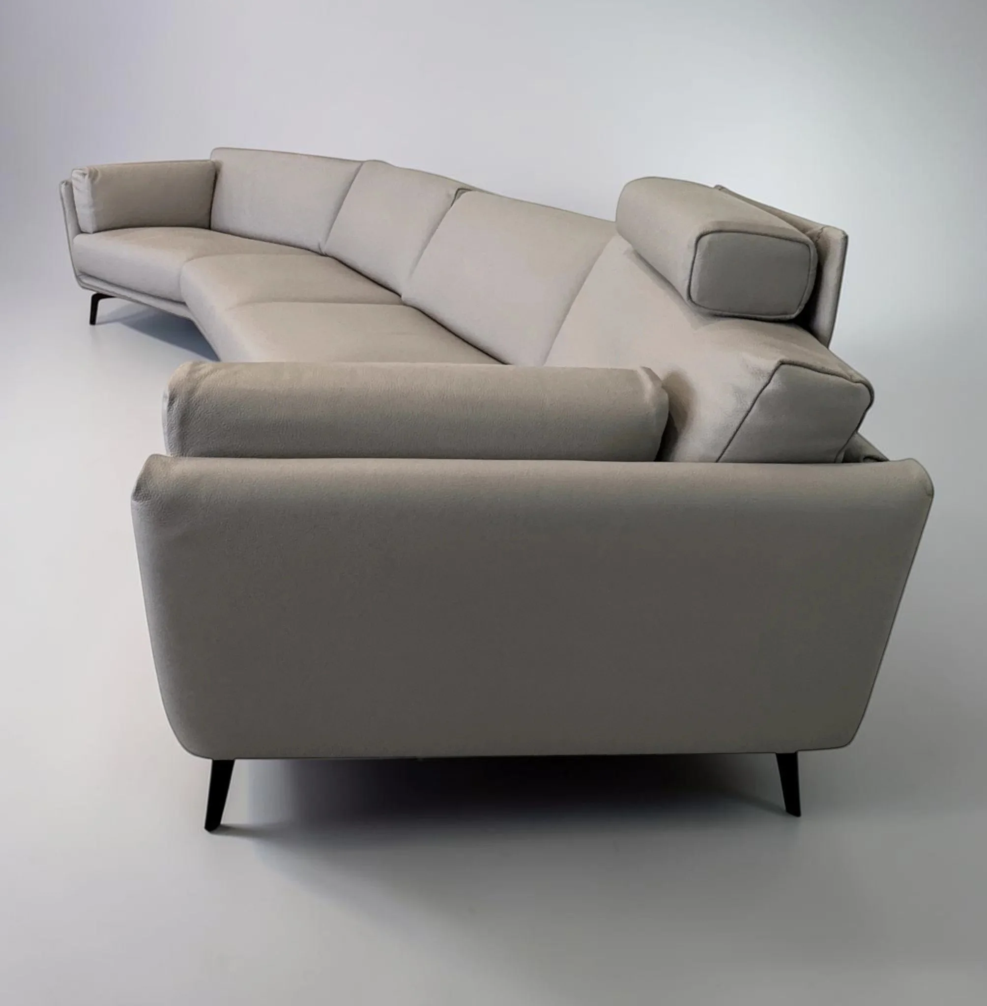 scandesign-scan-design-italian-leather-modern-sofa studio 01.jpg
