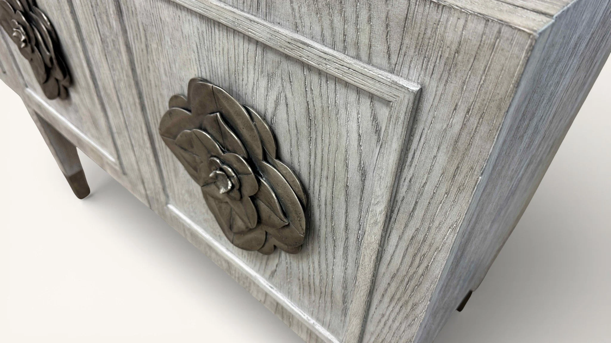 bernhardt-interiors-nightingale-entertainment-console-buffet-credenza-sideboard 05-sh.jpg