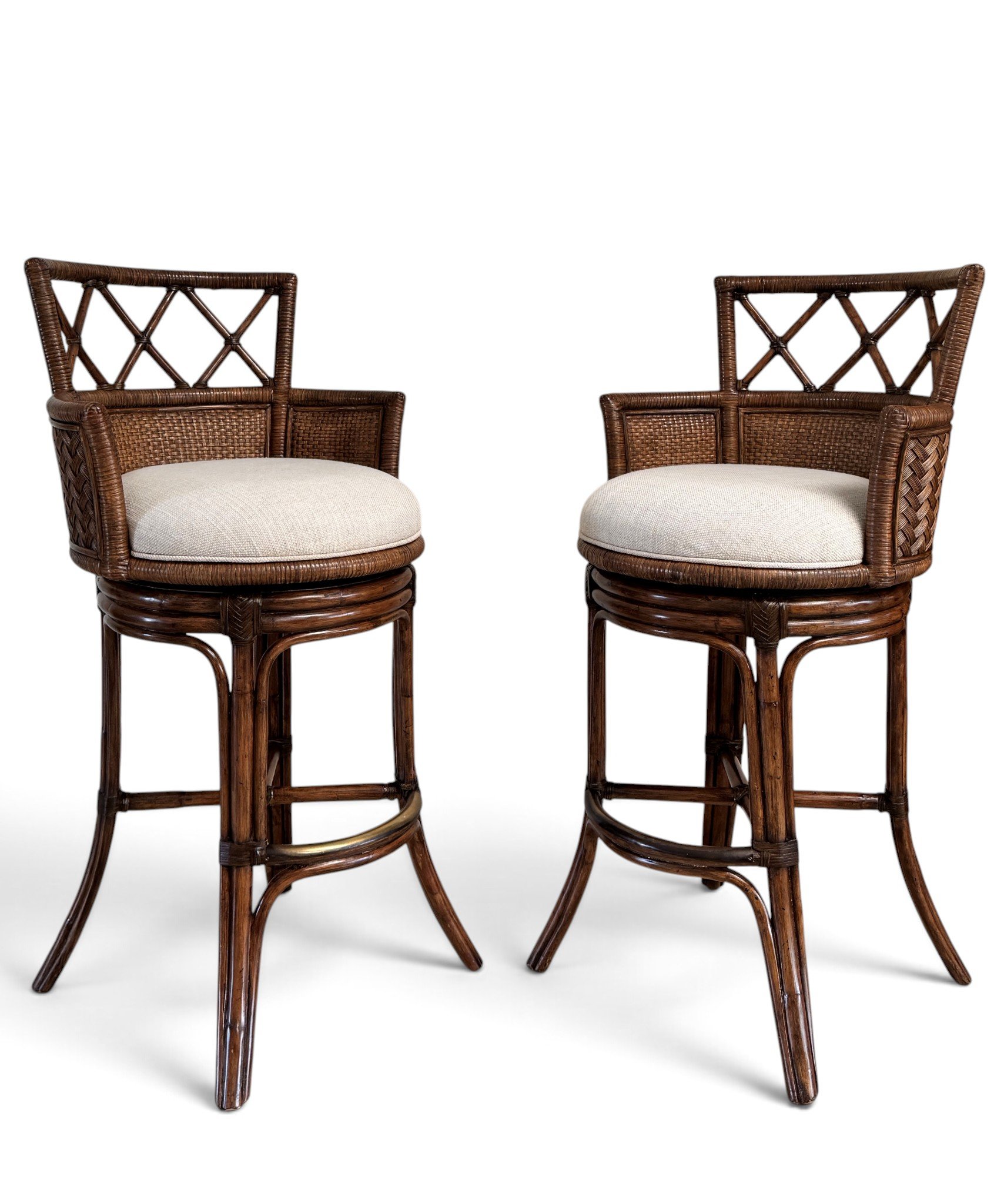 lexington-tommy-bahama-bali-hai-kamala-bay-swivel-bar-stools-set-pair-of-2 03-sh.jpg