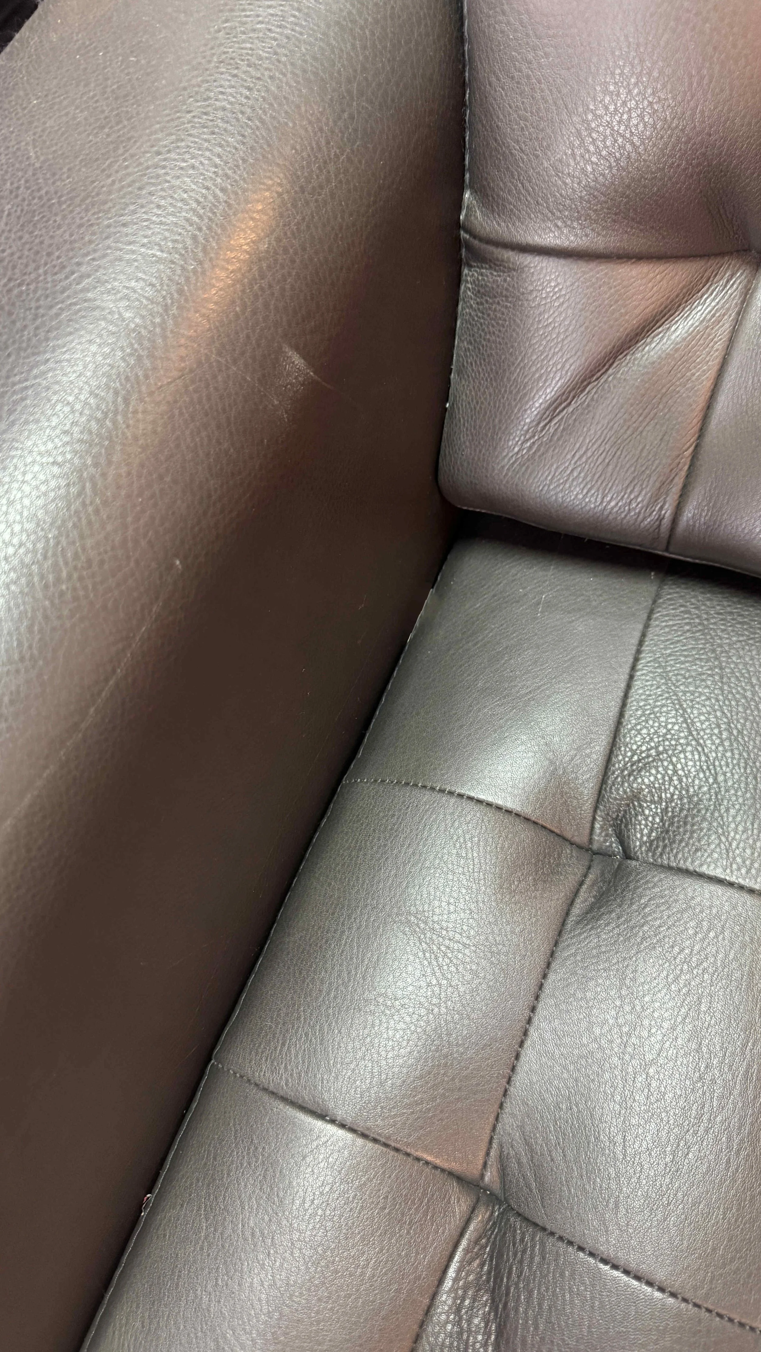 design-ns-tufted-leather-lounge-chair 07.jpg
