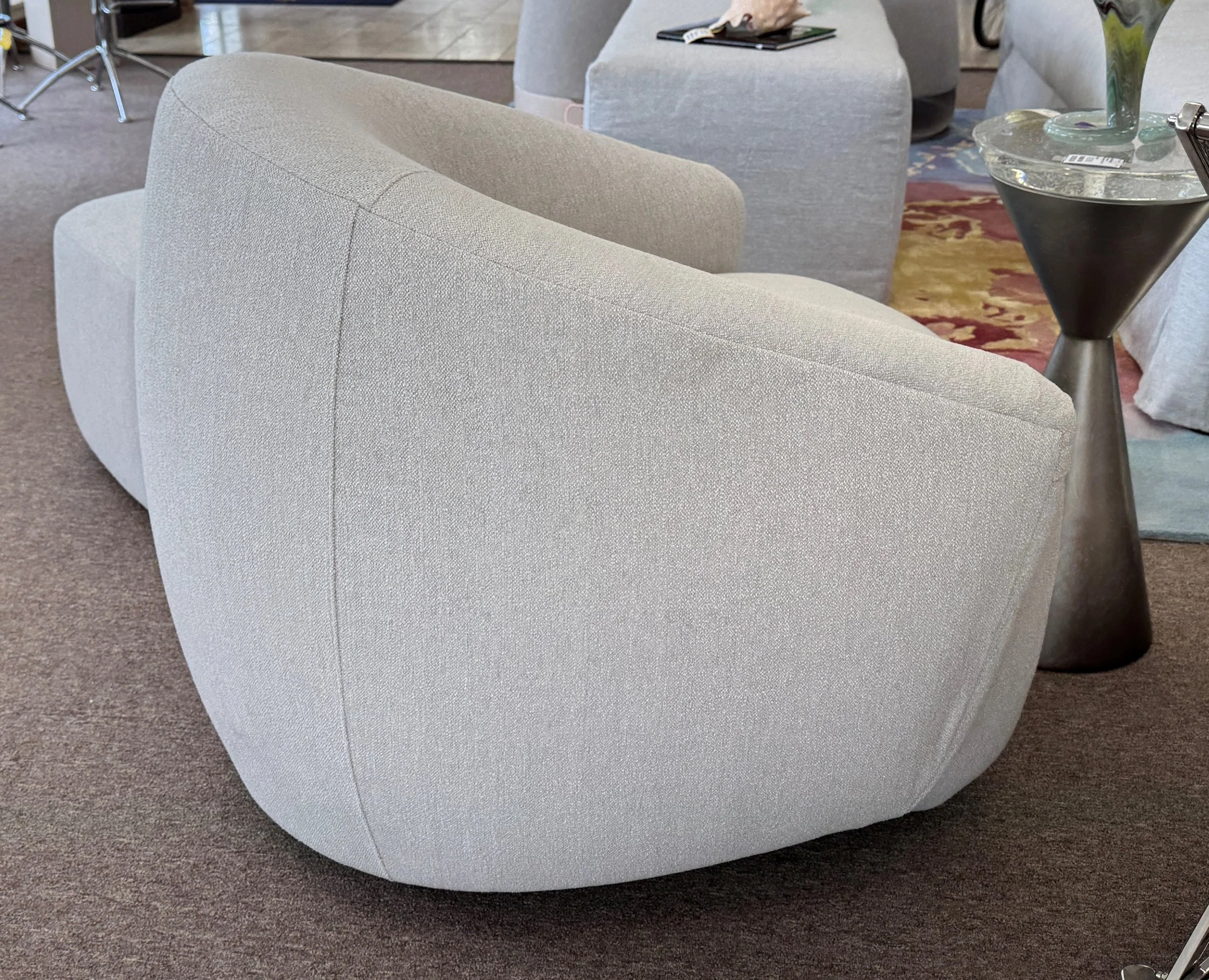 vanguard-gabriella-swivel-chair-anderson-ottoman-set 05.jpg