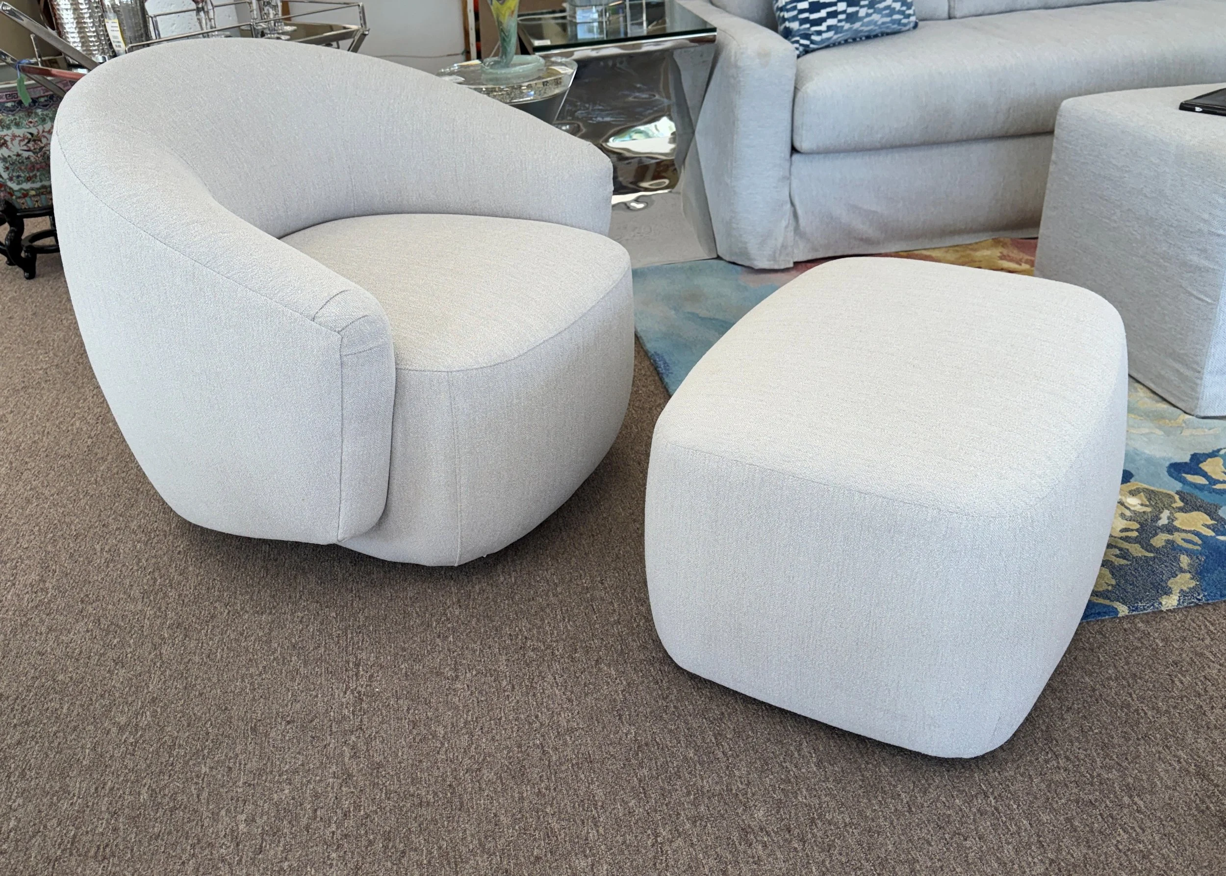 vanguard-gabriella-swivel-chair-anderson-ottoman-set 03.jpg