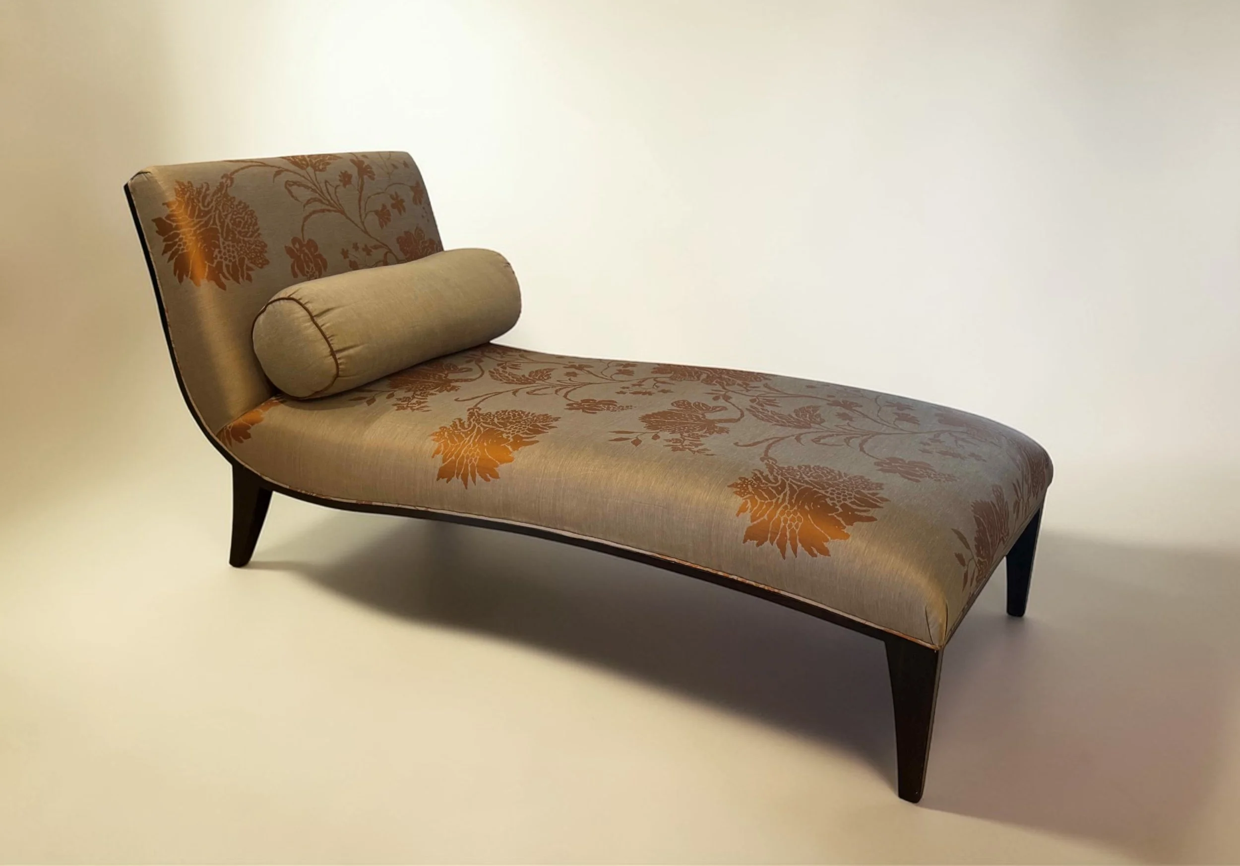 transitional-raw-silk-embroidered-damask-chaise-recamier room04.jpg