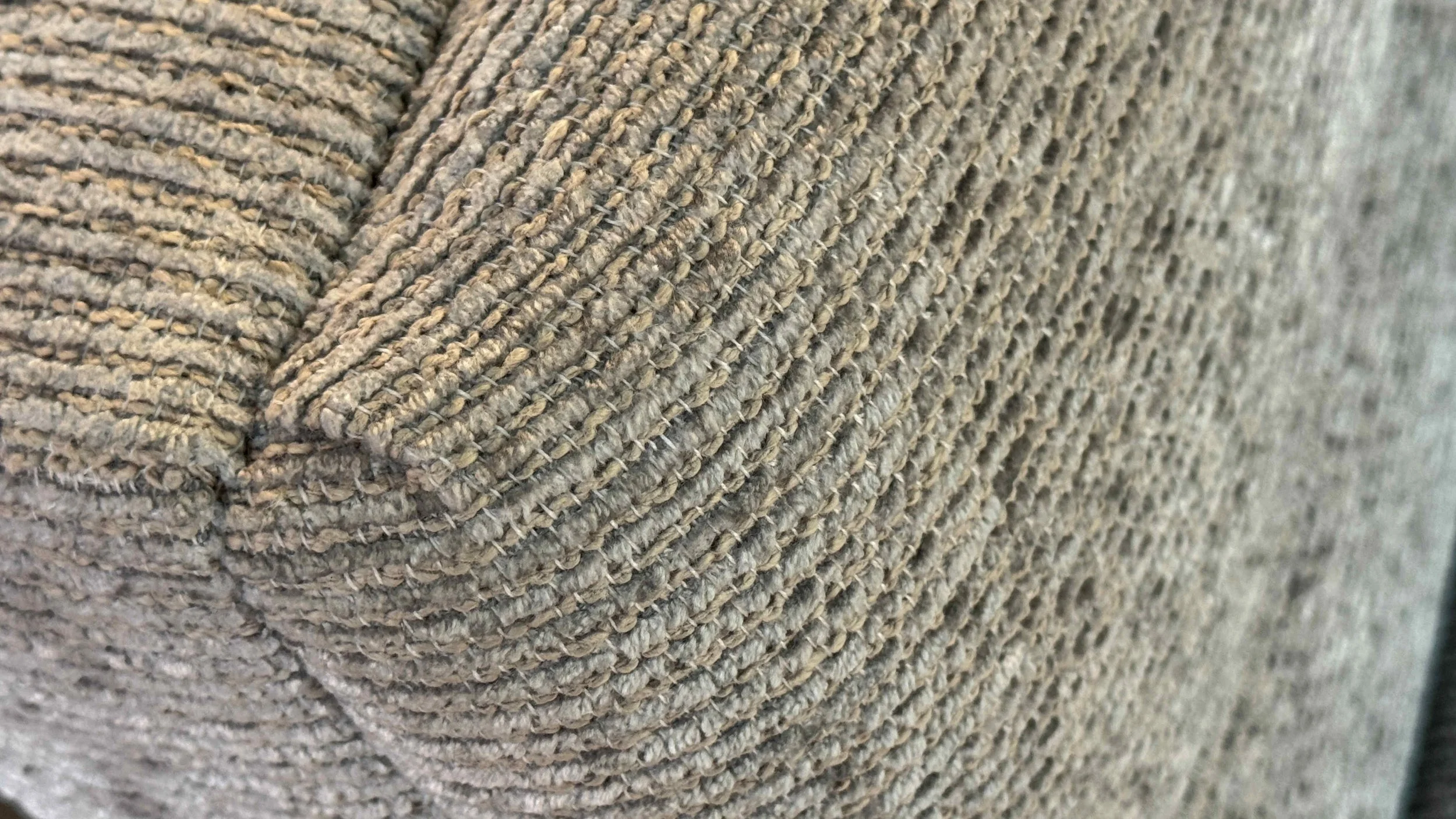 bernhardt-interiors-contemporary-sofa 08.jpg