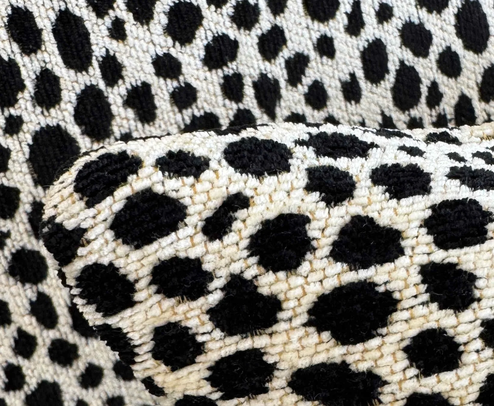 modern-leopard-print-swivel-chairs 09.jpg