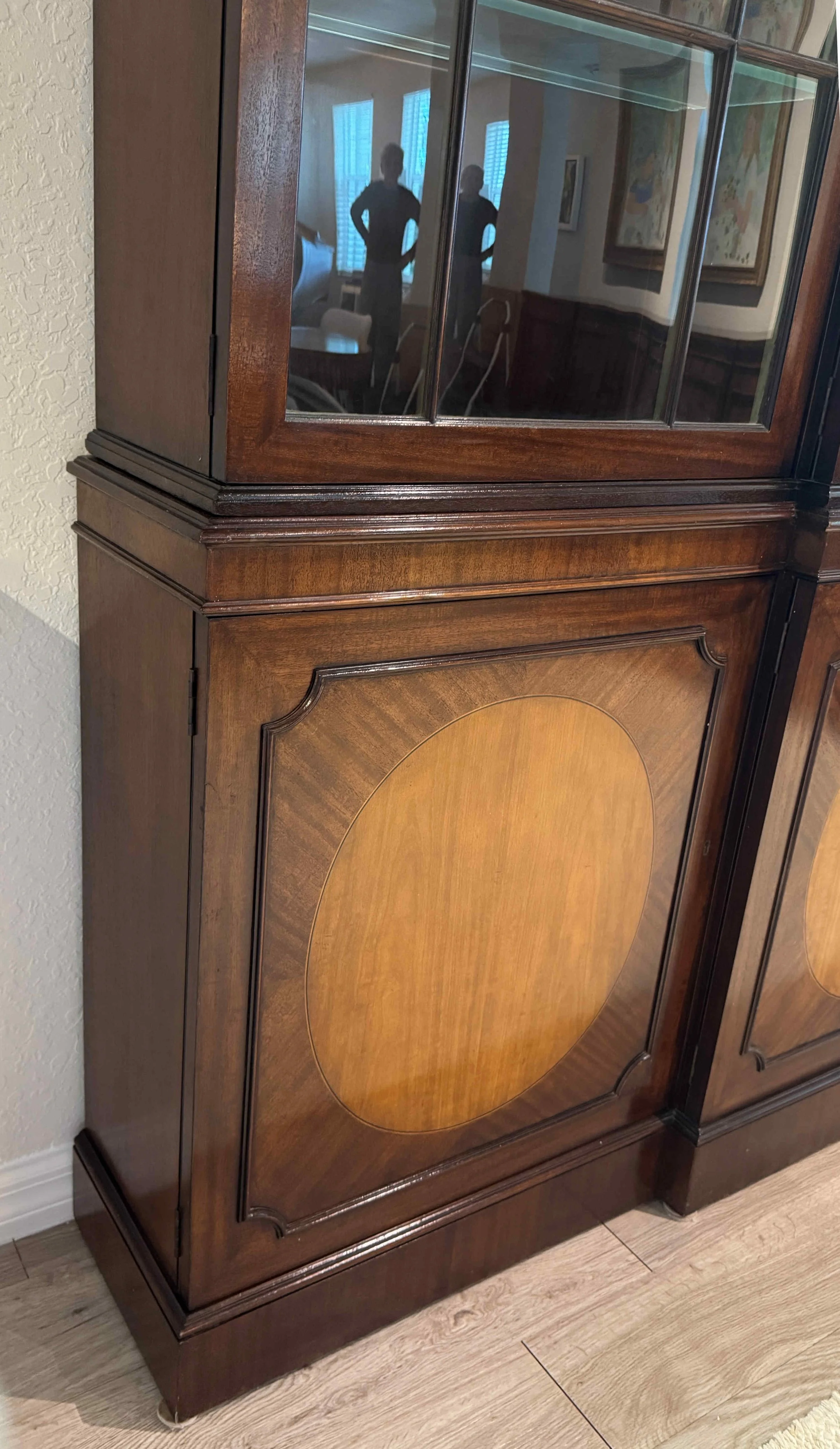 baker-collectors-edition-mahogany-breakfront-china-display-cabinet 10b.jpg