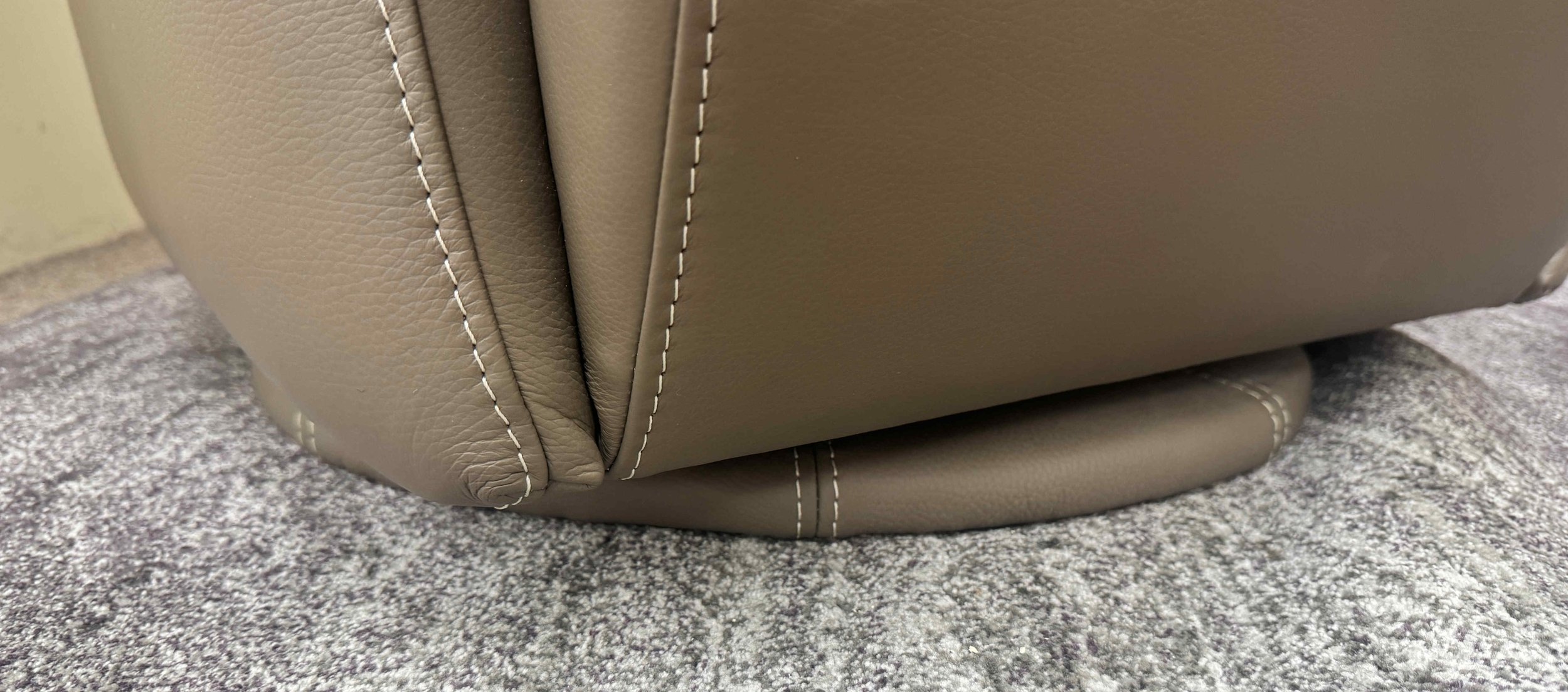 w-schillig-german-leather-nikki-swivel-lounge-chairs-set-pair-of-2 09.jpg