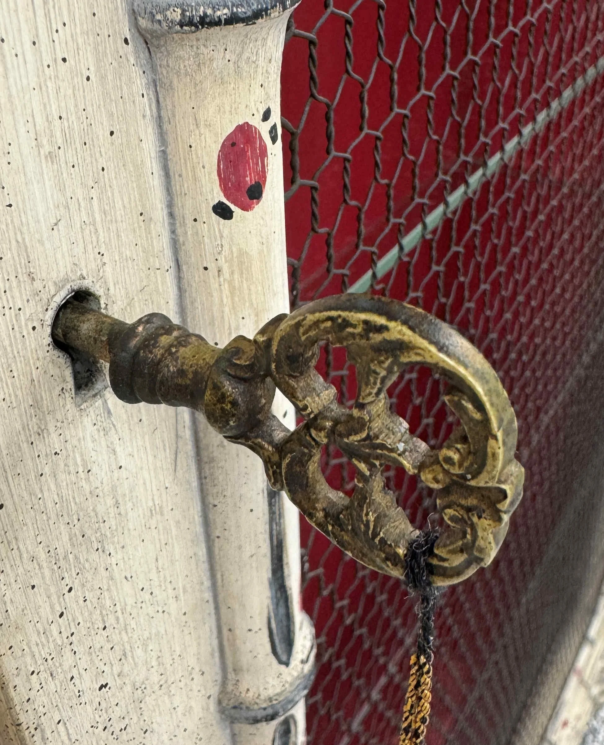 chinoiserie-chinese-chippendale-curio-display-cabinet 12.jpg