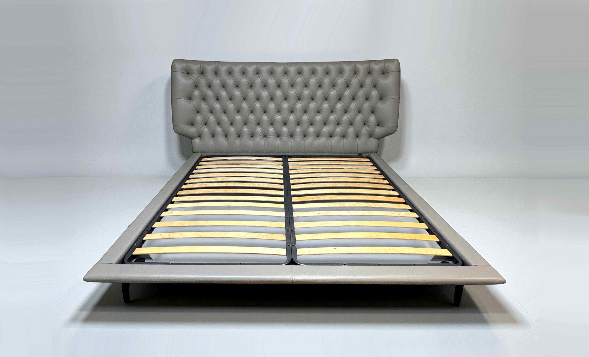natuzzi-italia-tufted-leather-dolcevita-king-platform-bed 00 studio.jpg